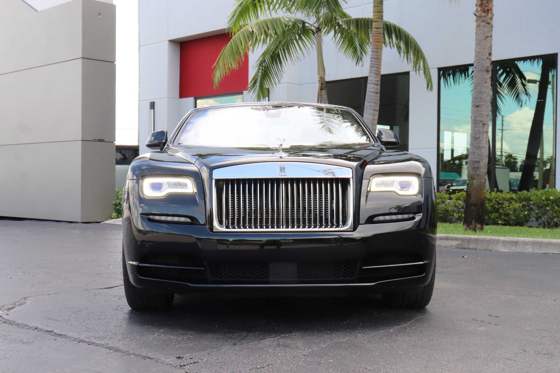 Used-2017-Rolls-Royce-Dawn