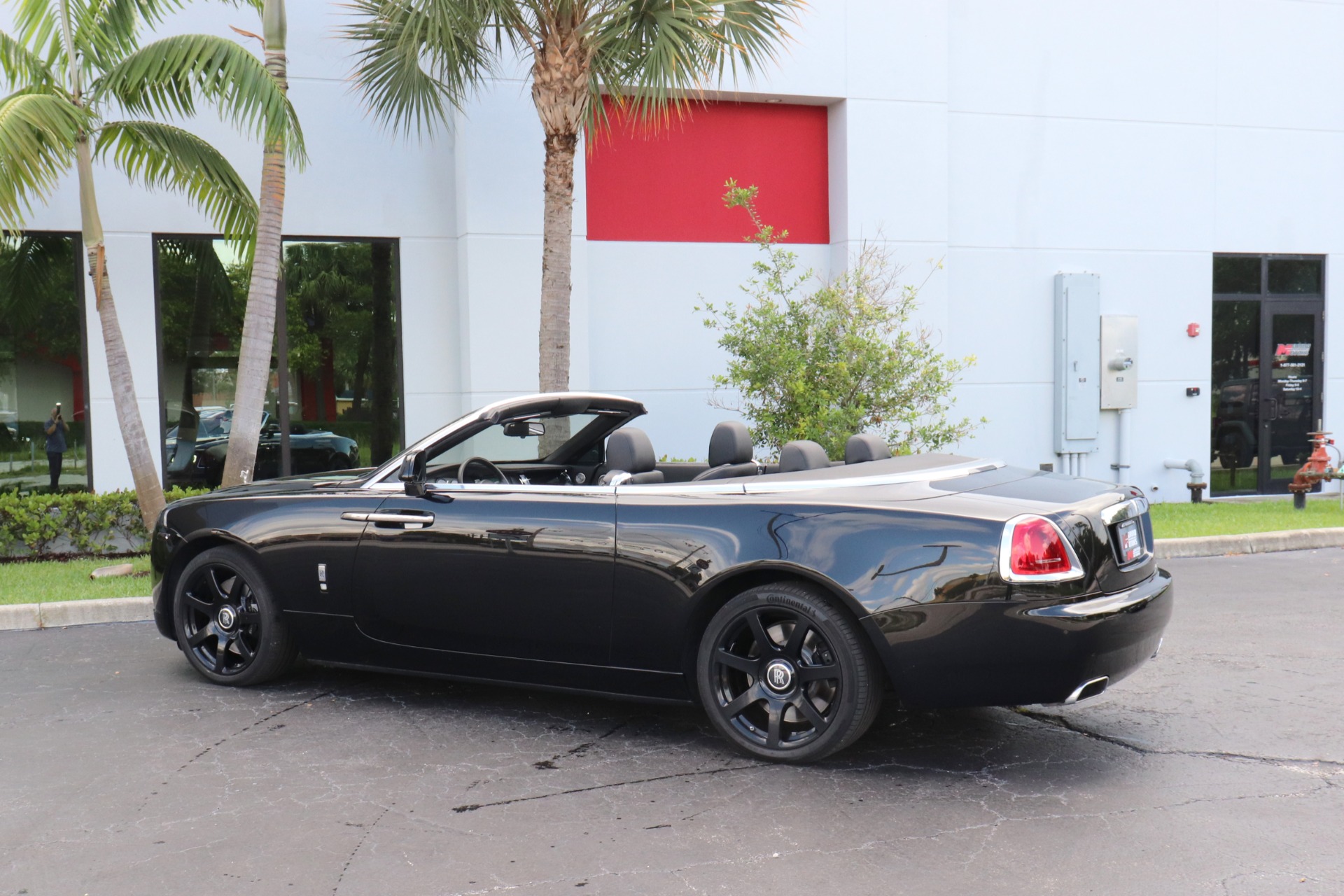 Used-2017-Rolls-Royce-Dawn
