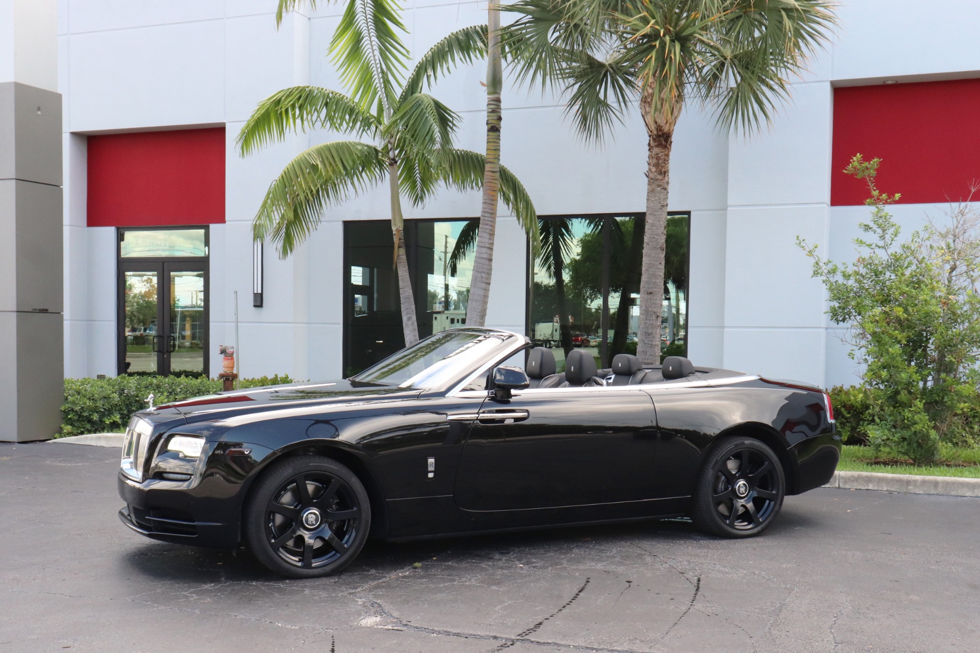 Used-2017-Rolls-Royce-Dawn