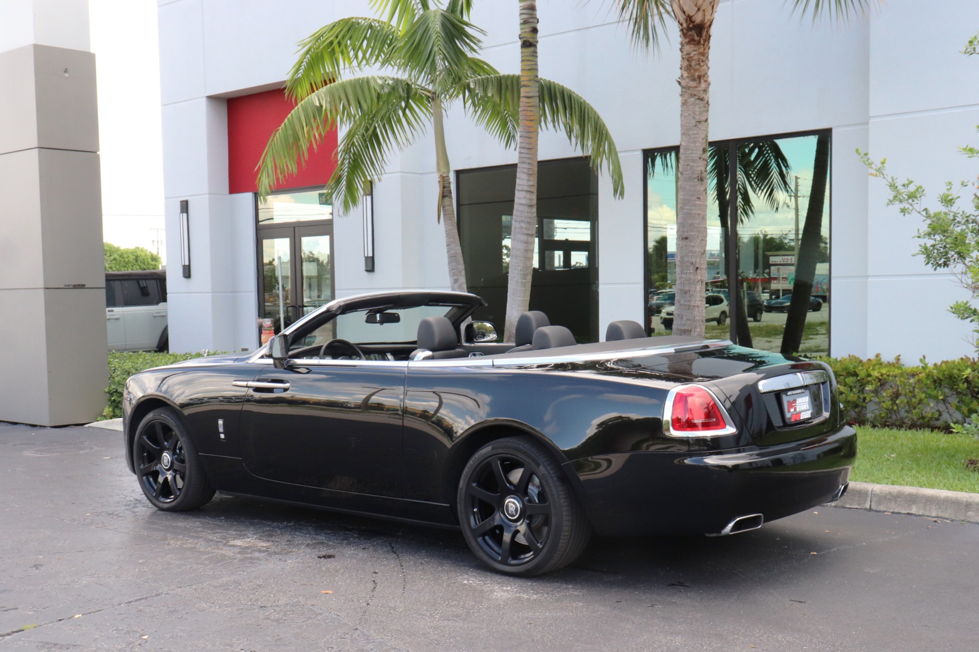Used-2017-Rolls-Royce-Dawn