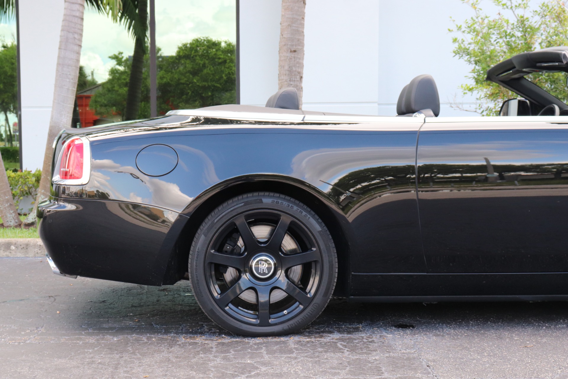 Used-2017-Rolls-Royce-Dawn