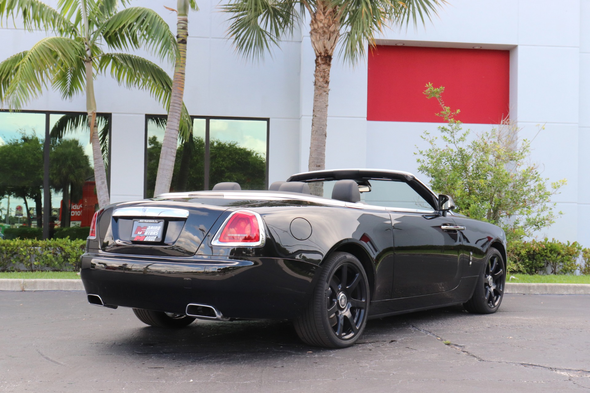 Used-2017-Rolls-Royce-Dawn