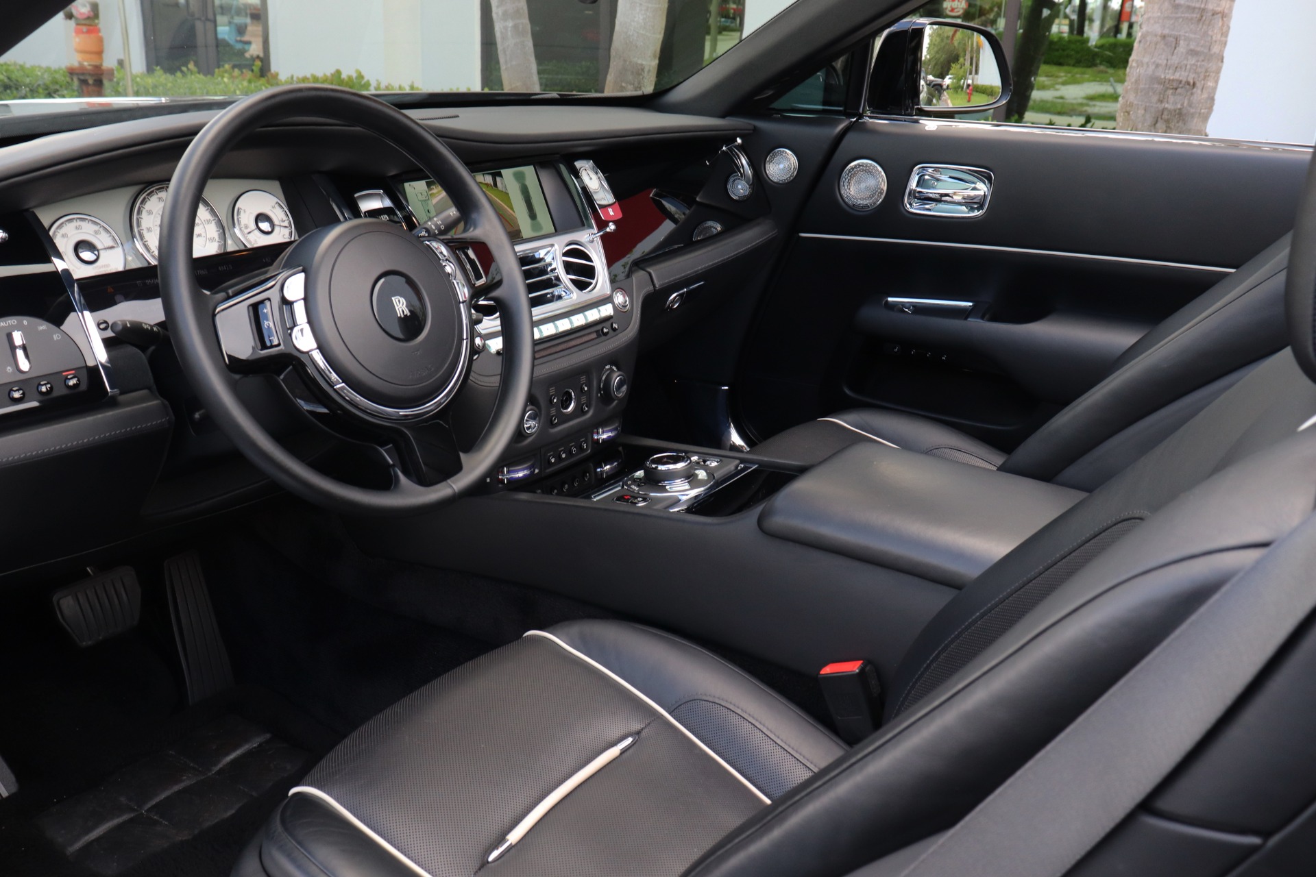 Used-2017-Rolls-Royce-Dawn