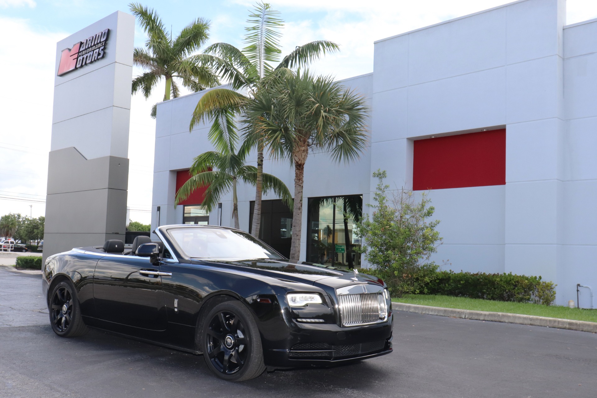 Used-2017-Rolls-Royce-Dawn