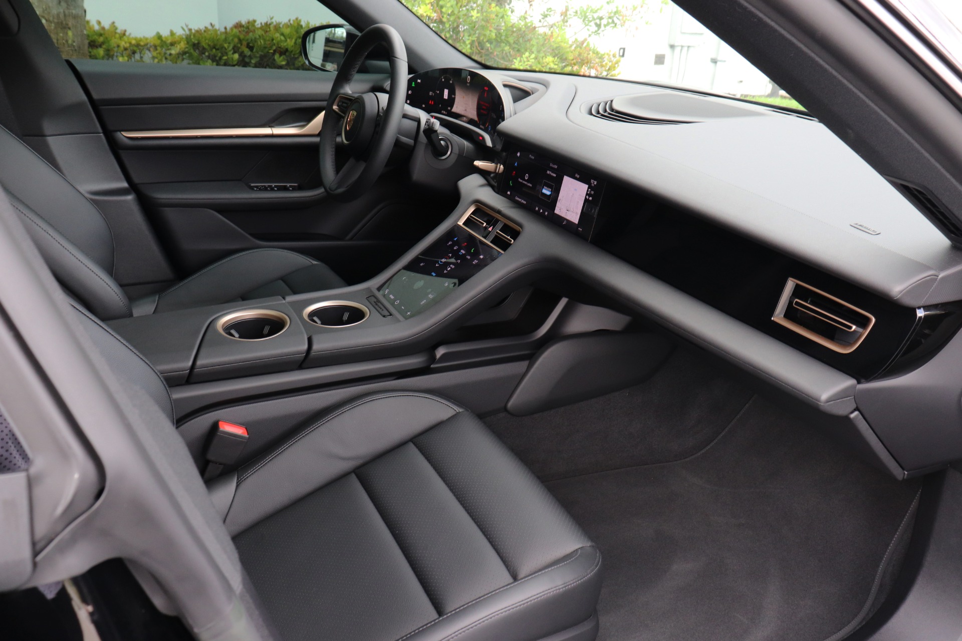 Used-2023-Porsche-Taycan-4-Cross-Turismo