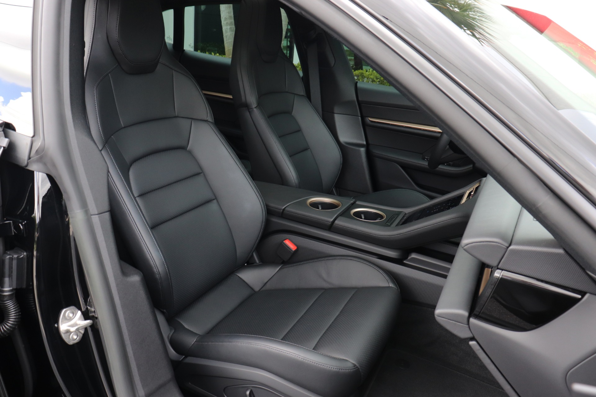 Used-2023-Porsche-Taycan-4-Cross-Turismo