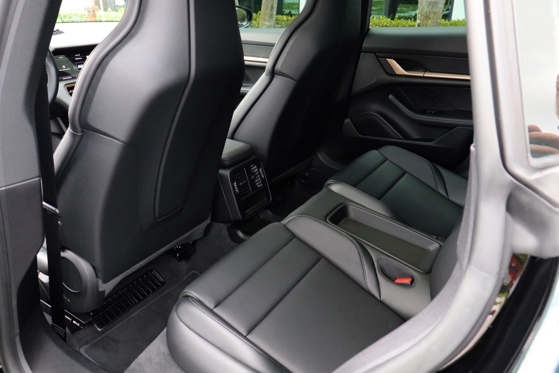 Used-2023-Porsche-Taycan-4-Cross-Turismo