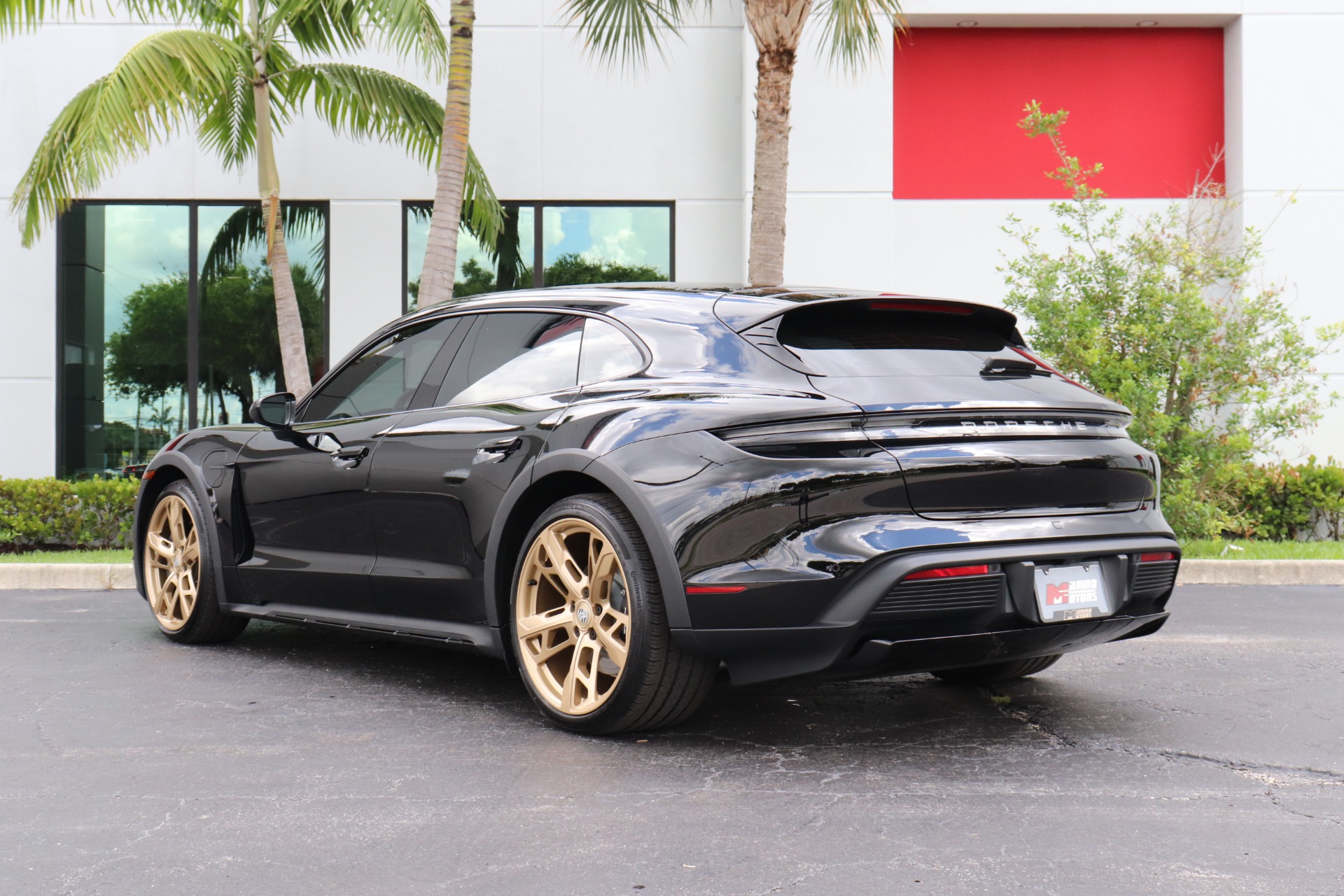 Used-2023-Porsche-Taycan-4-Cross-Turismo