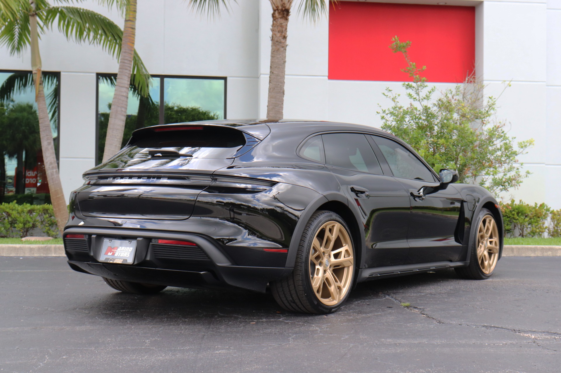 Used-2023-Porsche-Taycan-4-Cross-Turismo