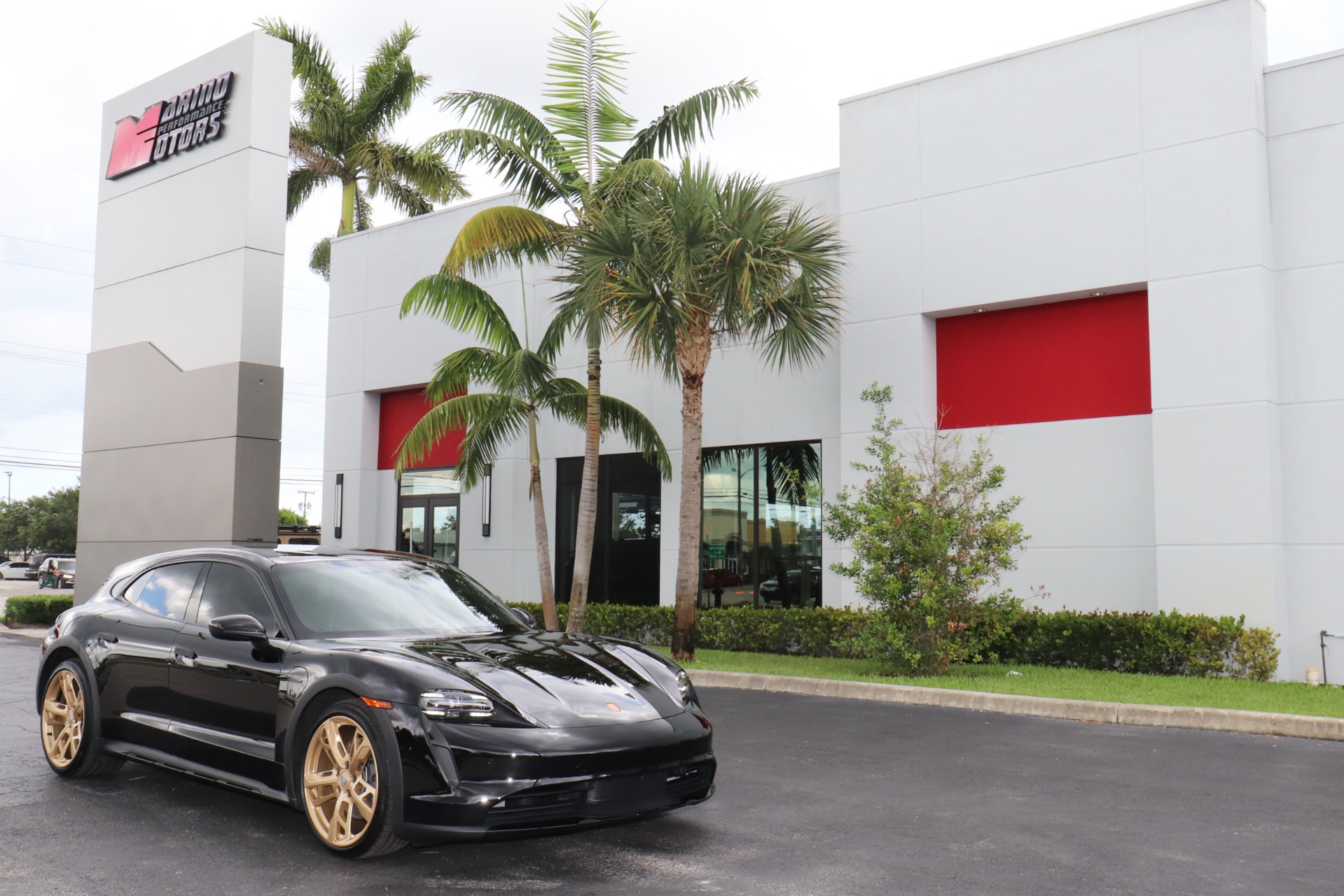 Used-2023-Porsche-Taycan-4-Cross-Turismo