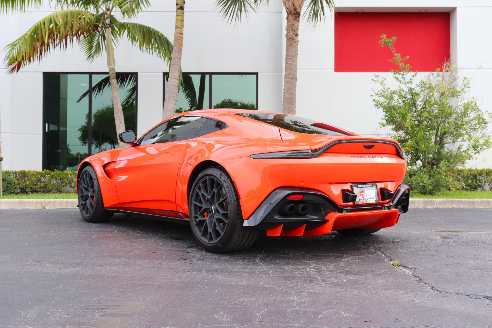 Used-2022-Aston-Martin-Vantage