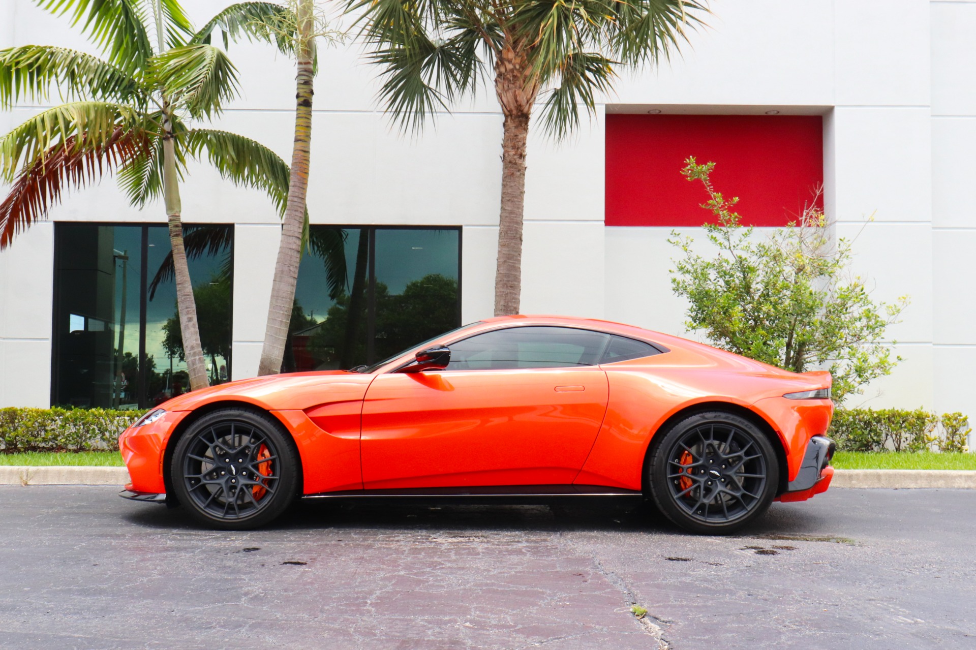Used-2022-Aston-Martin-Vantage
