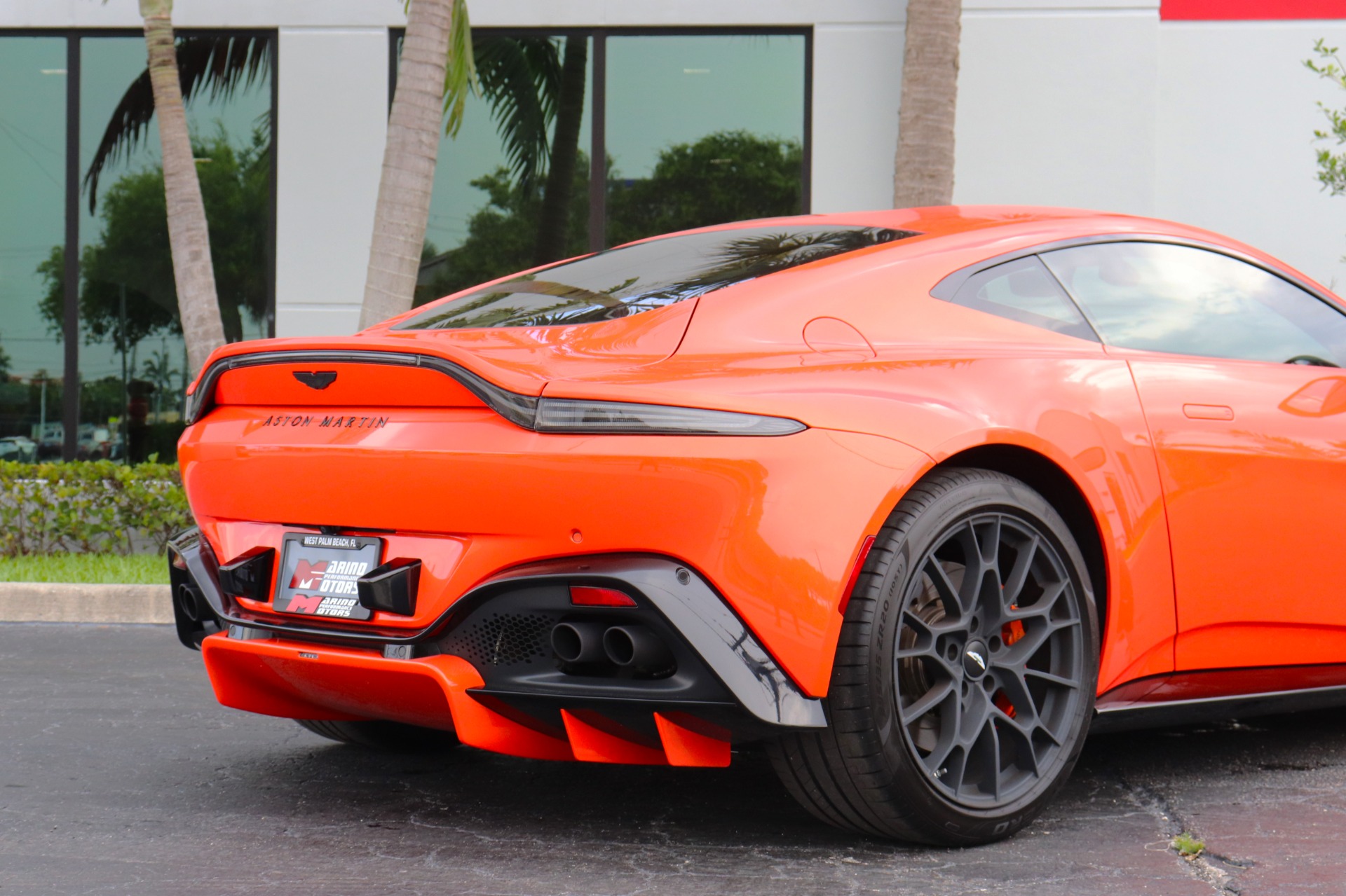 Used-2022-Aston-Martin-Vantage