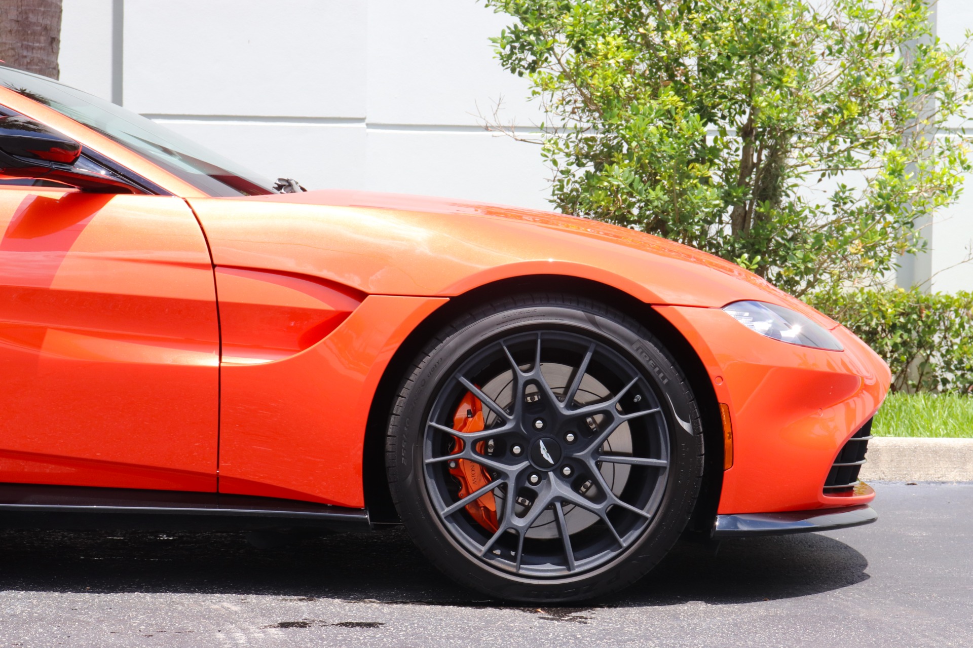 Used-2022-Aston-Martin-Vantage