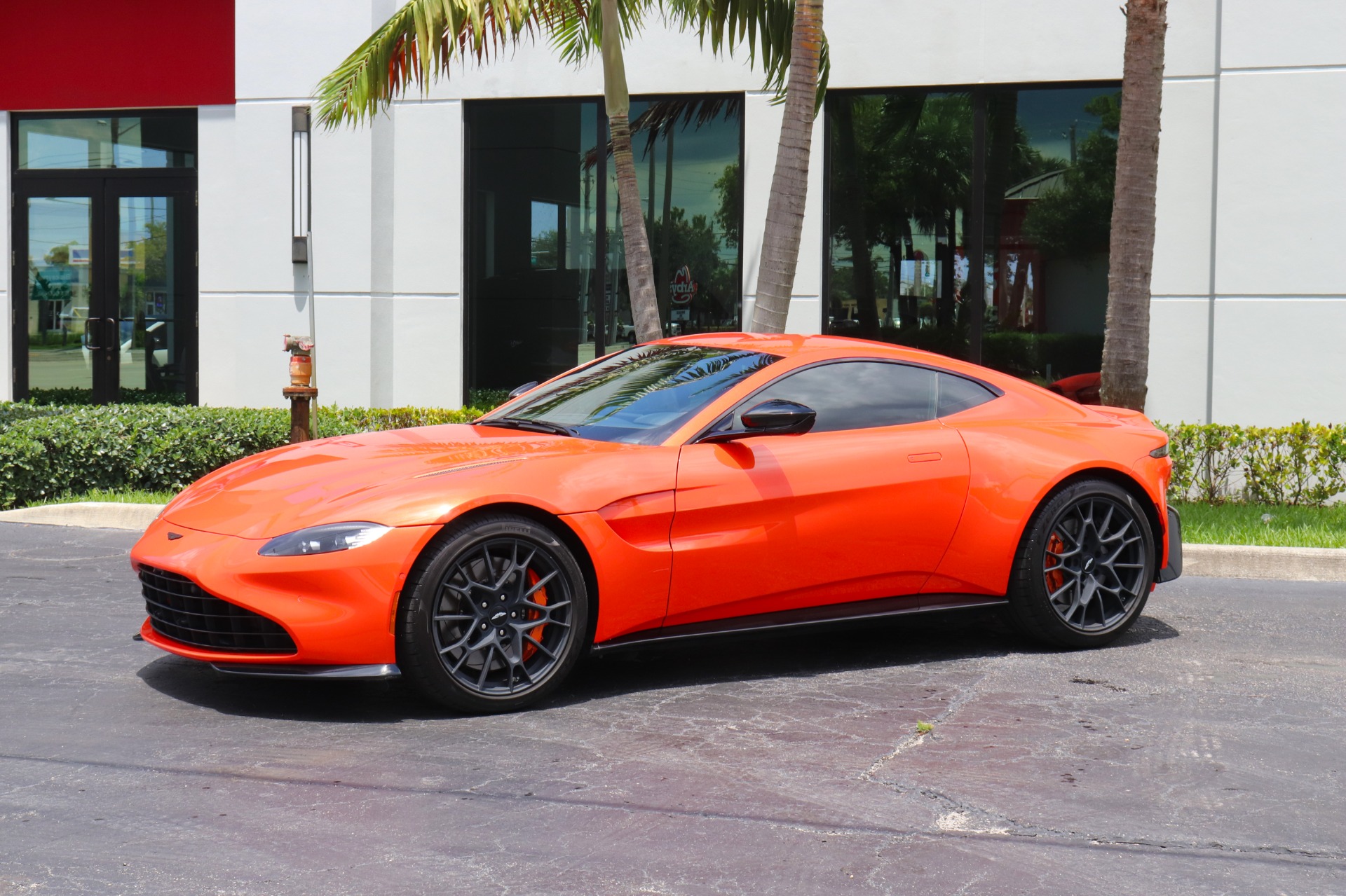 Used-2022-Aston-Martin-Vantage