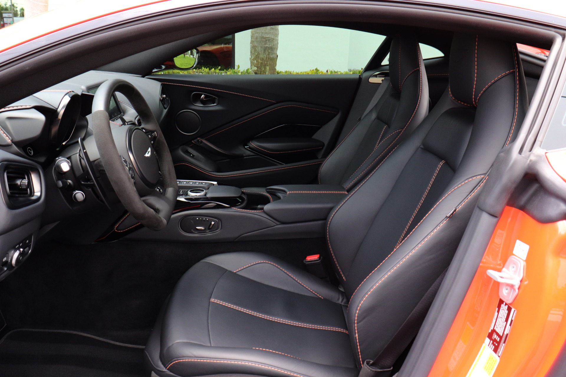 Used-2022-Aston-Martin-Vantage