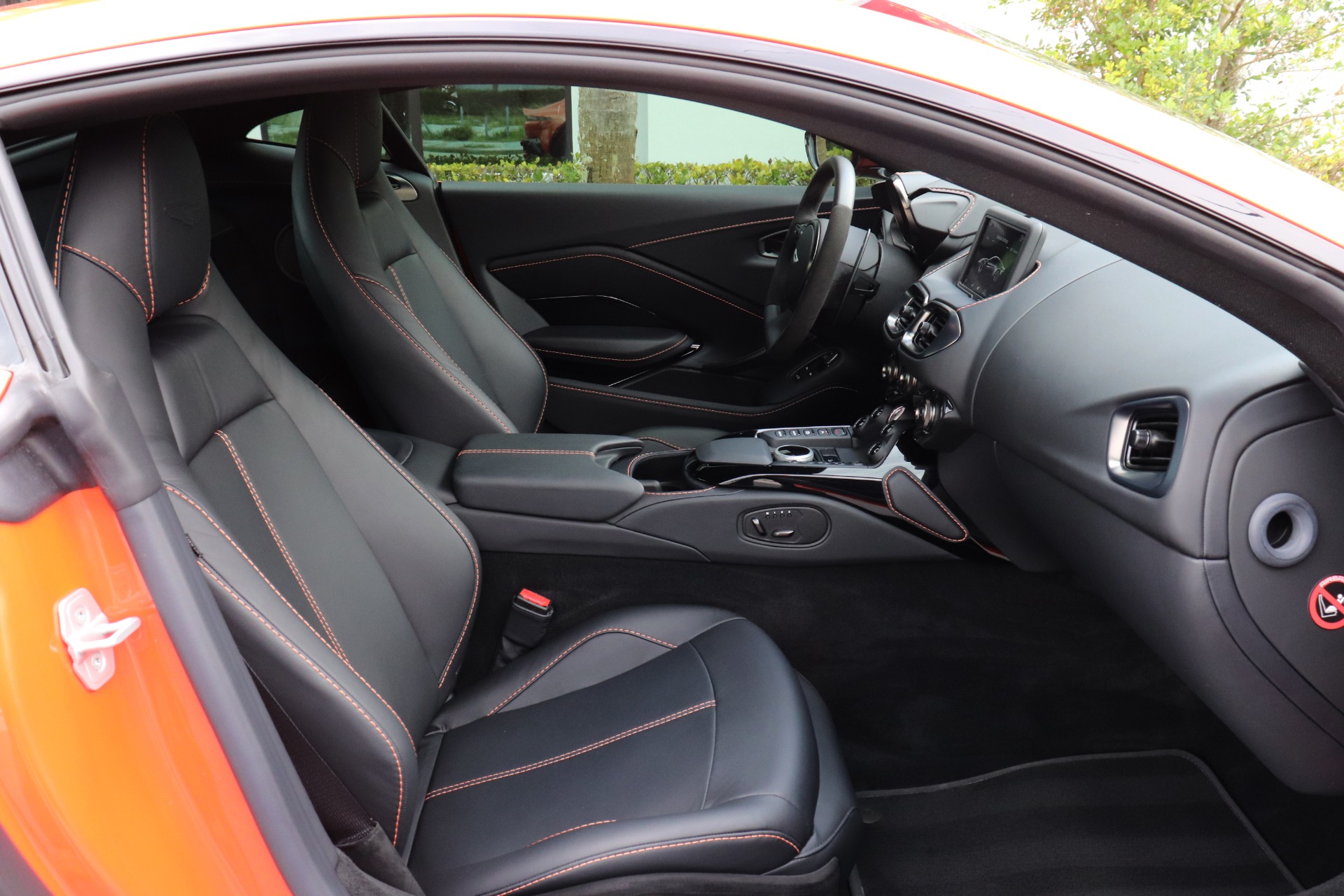 Used-2022-Aston-Martin-Vantage