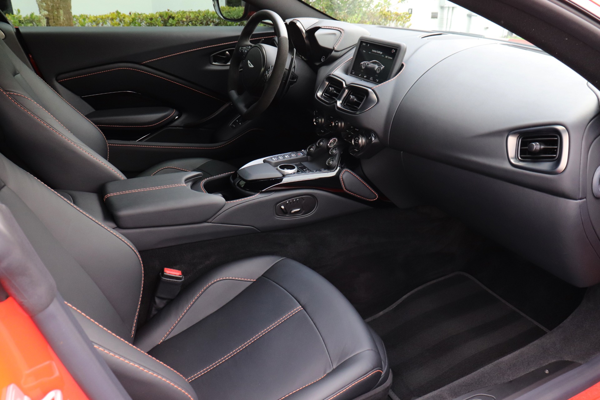 Used-2022-Aston-Martin-Vantage