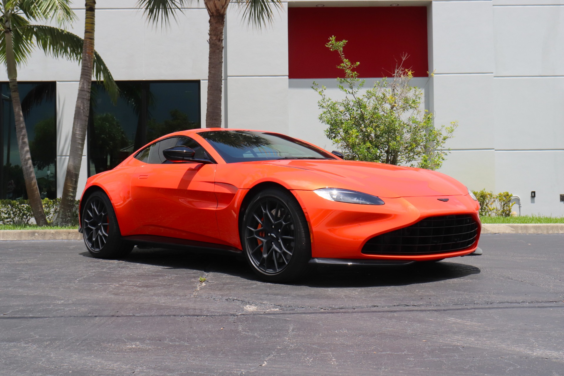 Used-2022-Aston-Martin-Vantage