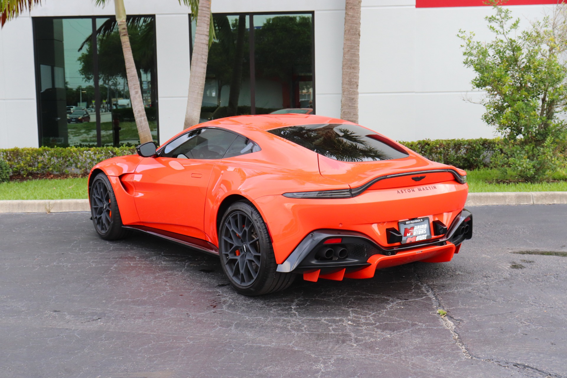 Used-2022-Aston-Martin-Vantage