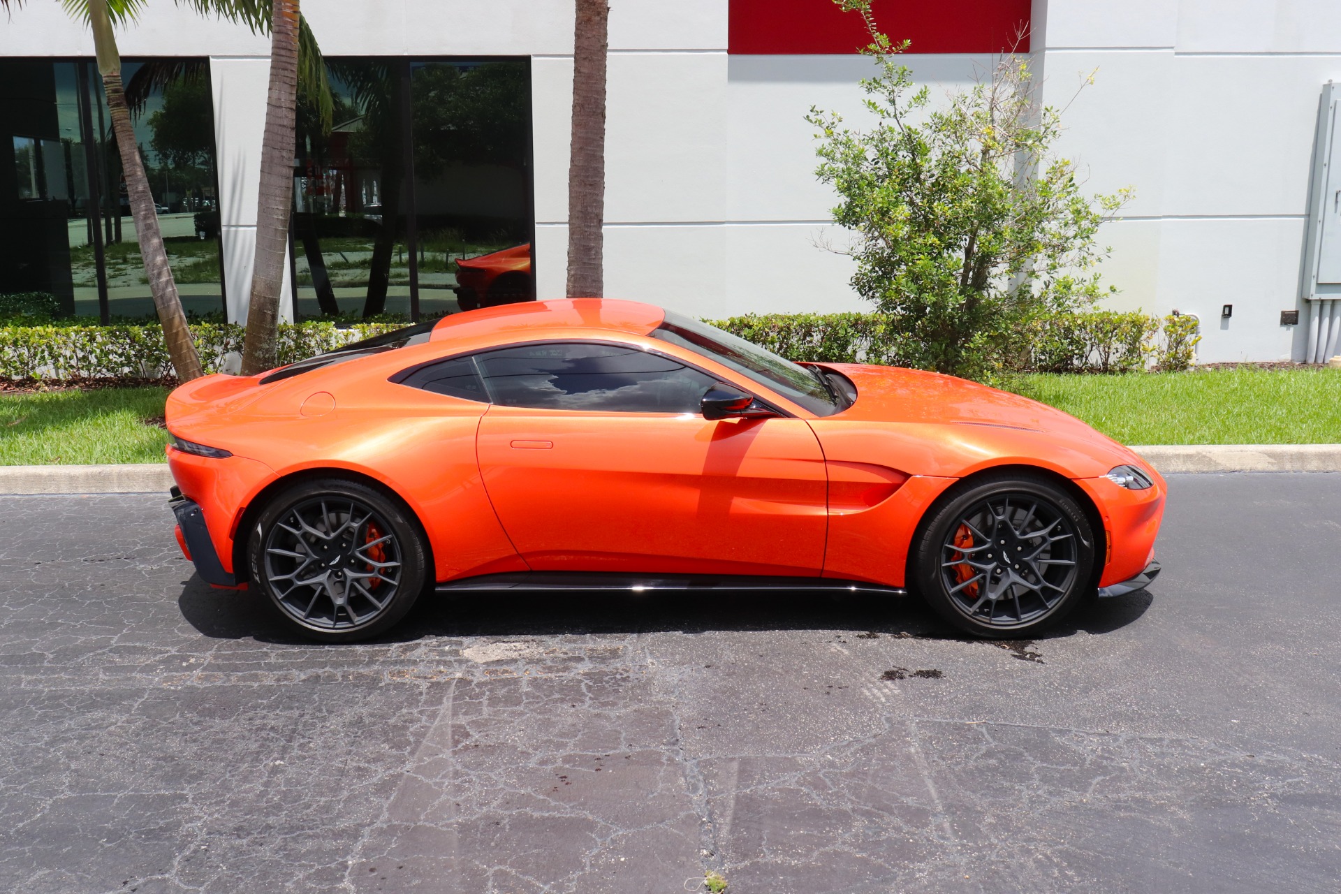 Used-2022-Aston-Martin-Vantage