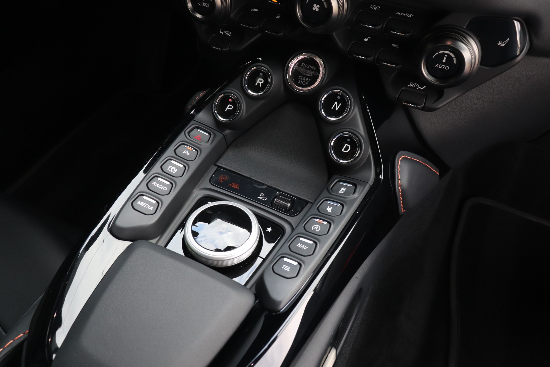 Used-2022-Aston-Martin-Vantage