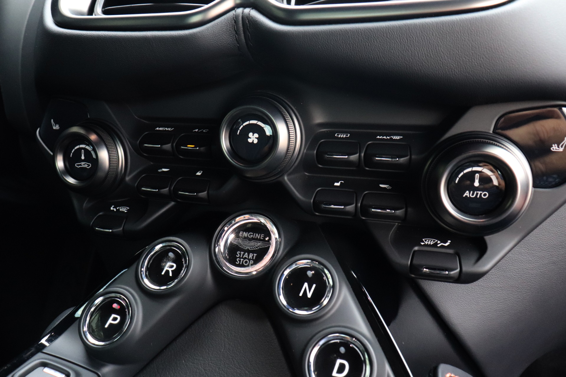 Used-2022-Aston-Martin-Vantage