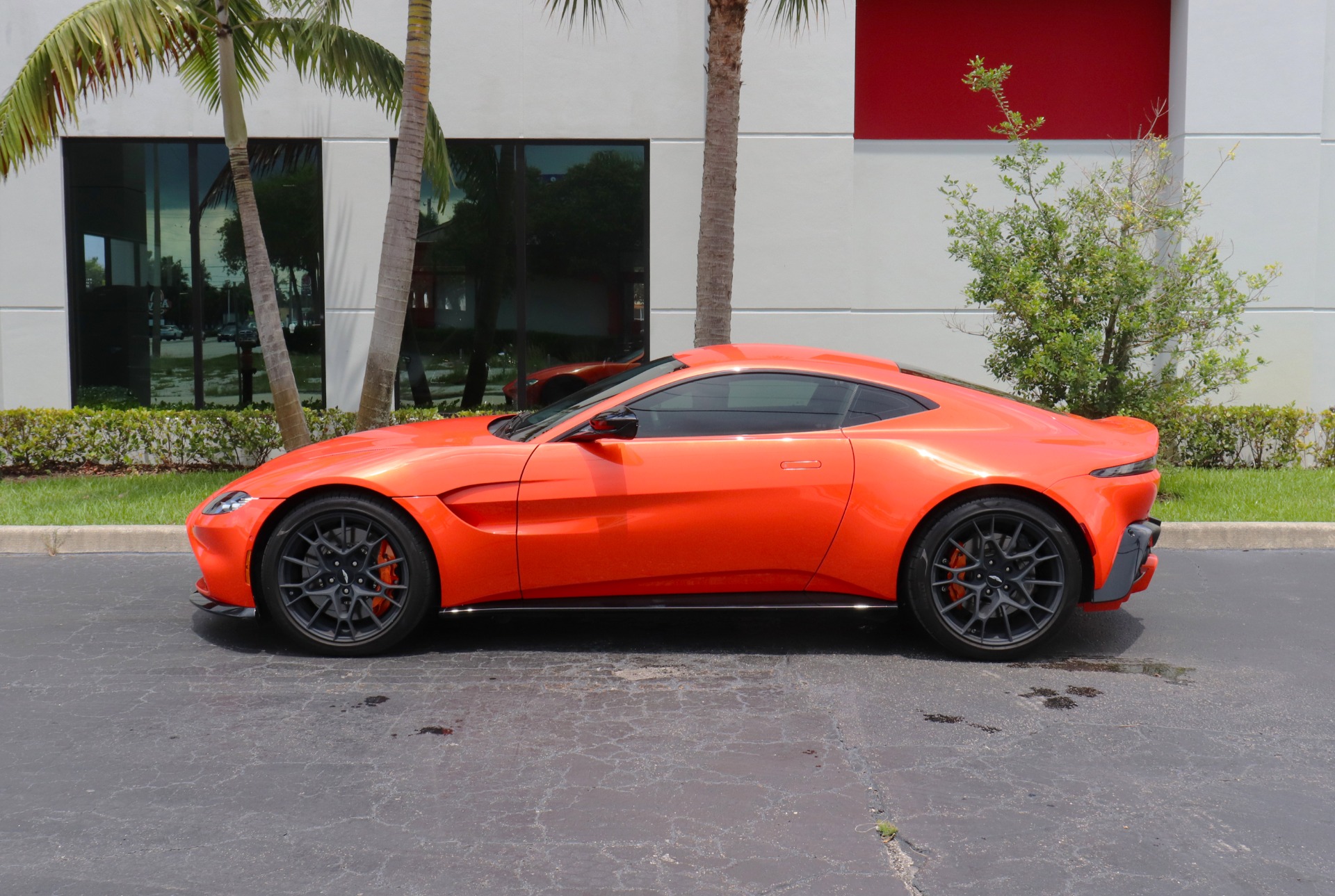Used-2022-Aston-Martin-Vantage