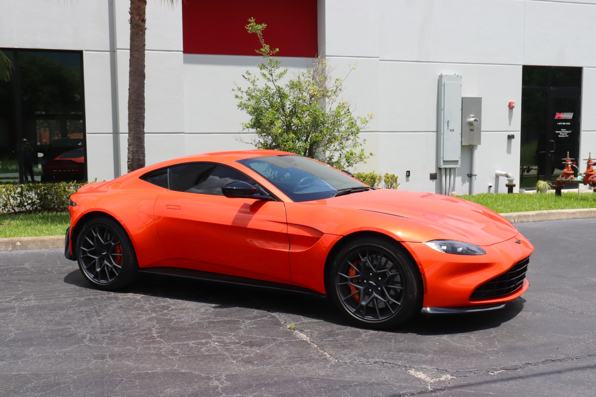 Used-2022-Aston-Martin-Vantage
