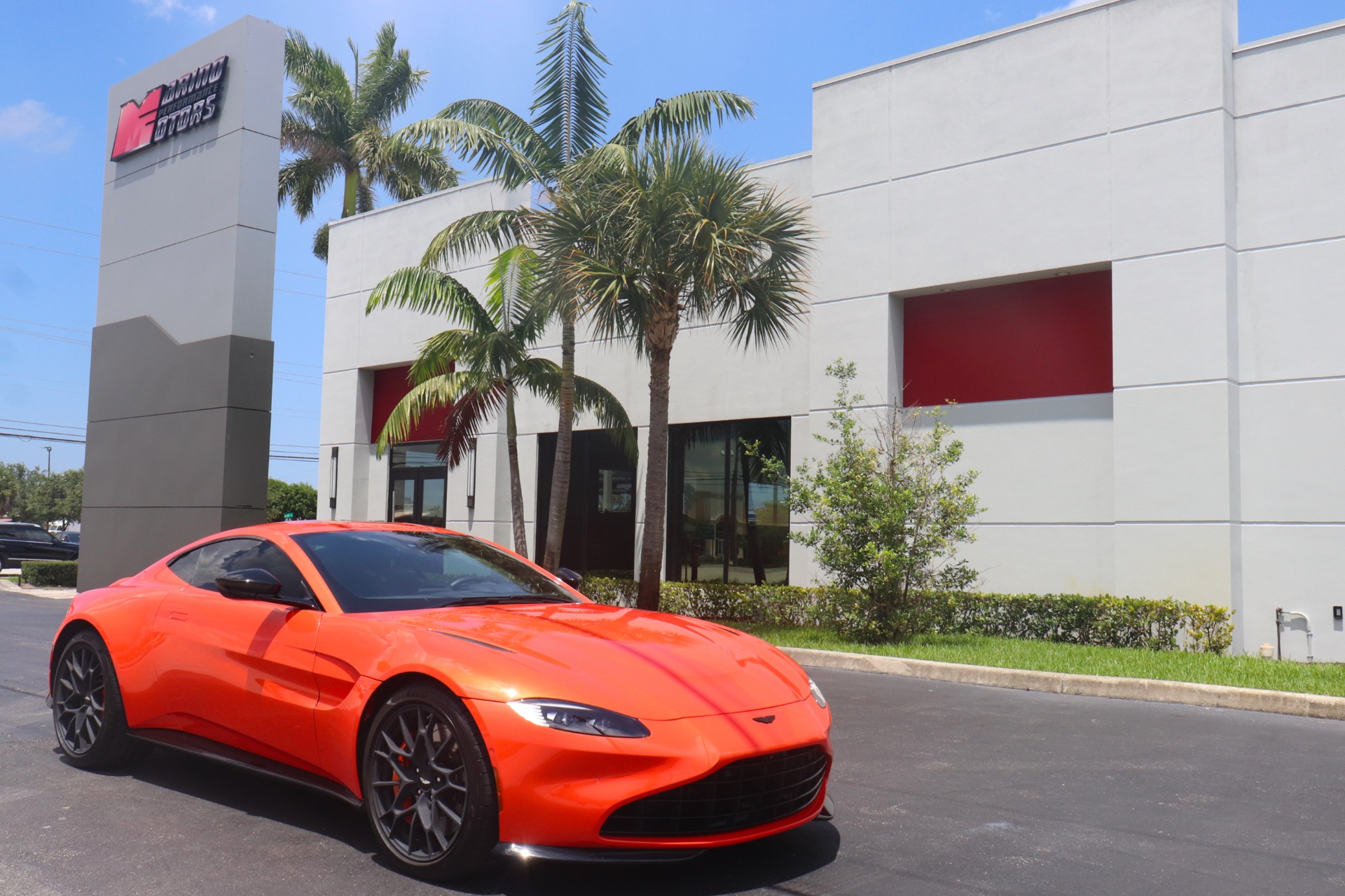 Used-2022-Aston-Martin-Vantage