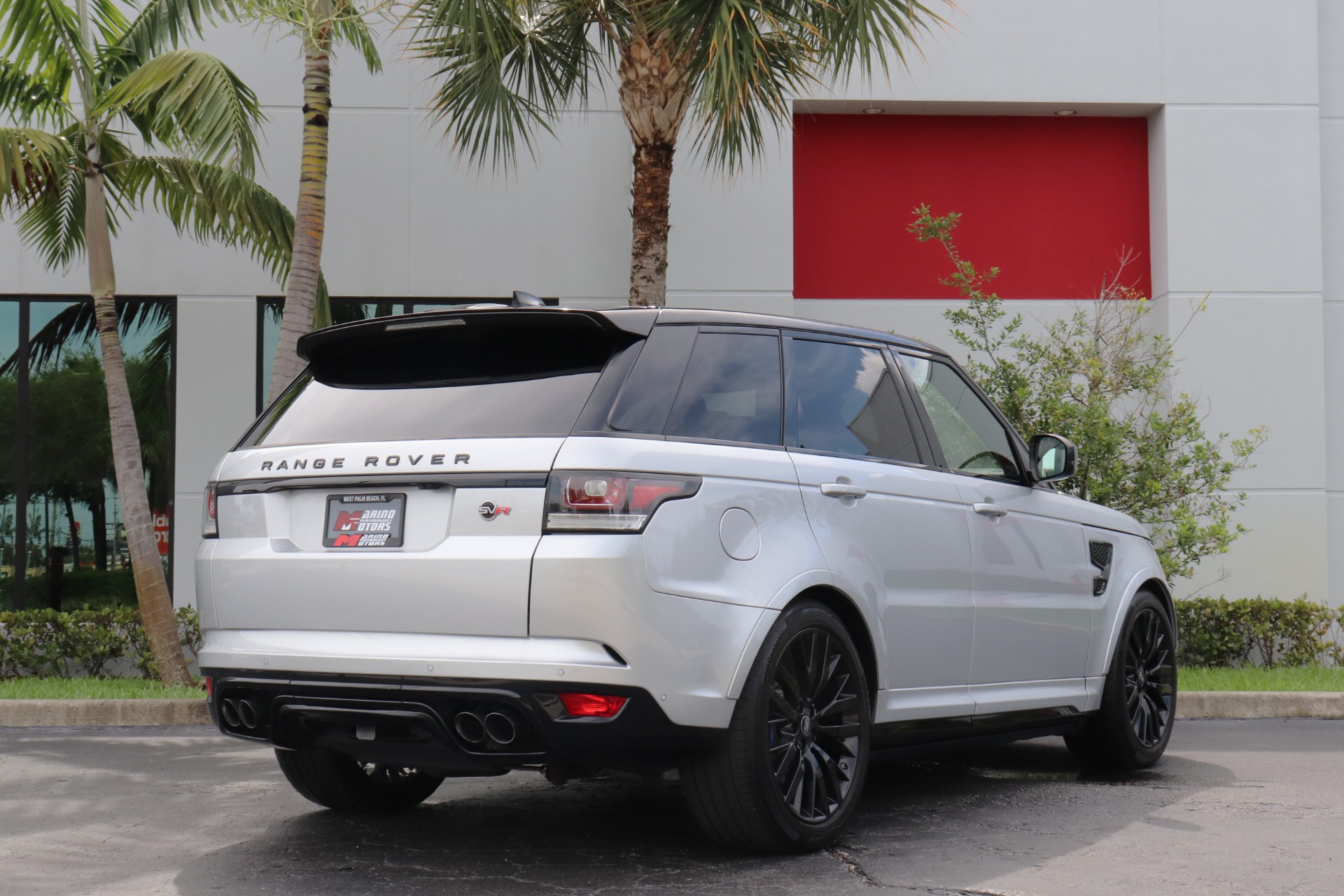 Used-2017-Land-Rover-Range-Rover-Sport-SVR