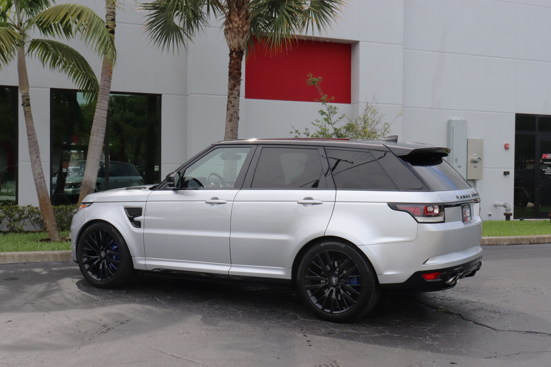 Used-2017-Land-Rover-Range-Rover-Sport-SVR