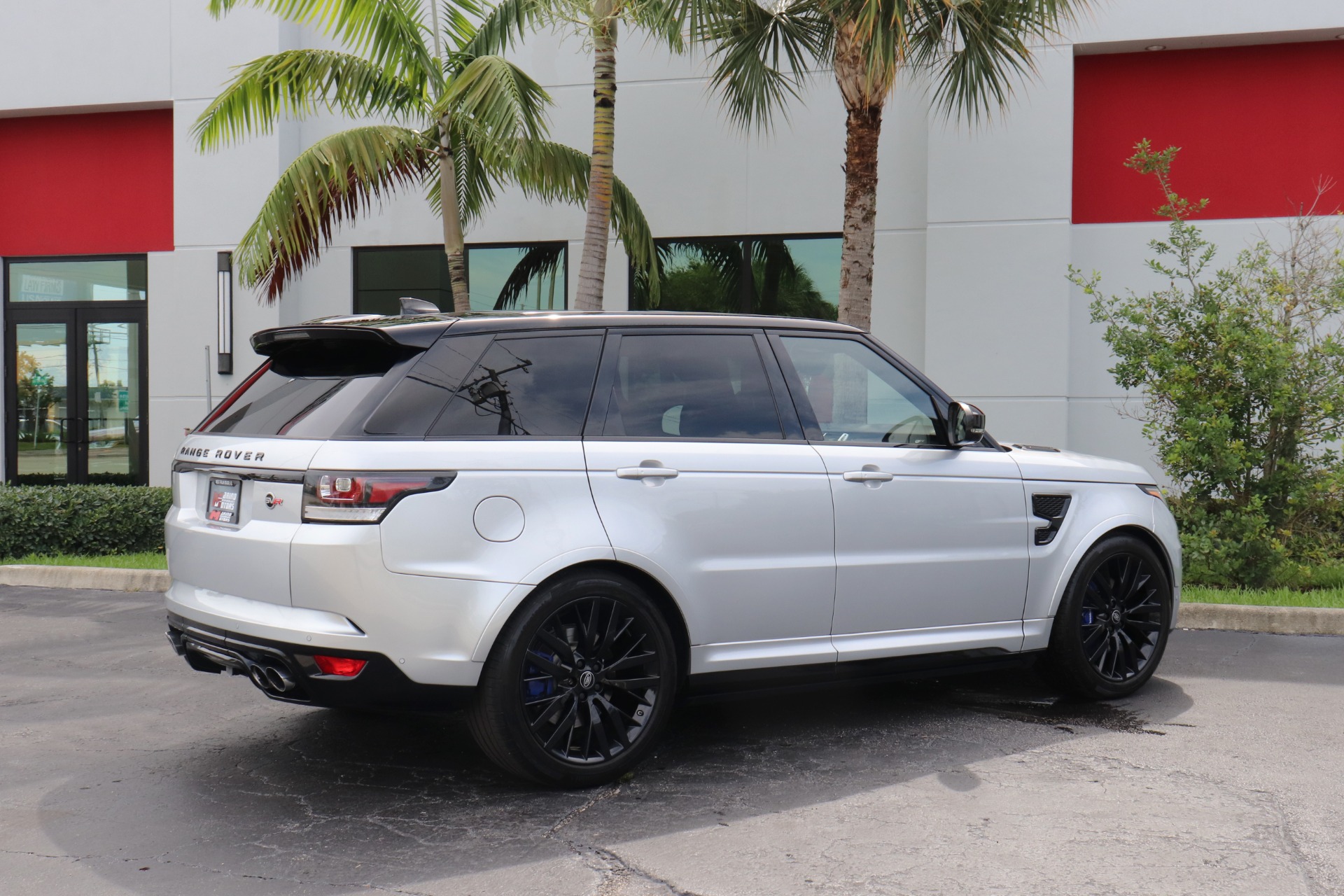 Used-2017-Land-Rover-Range-Rover-Sport-SVR
