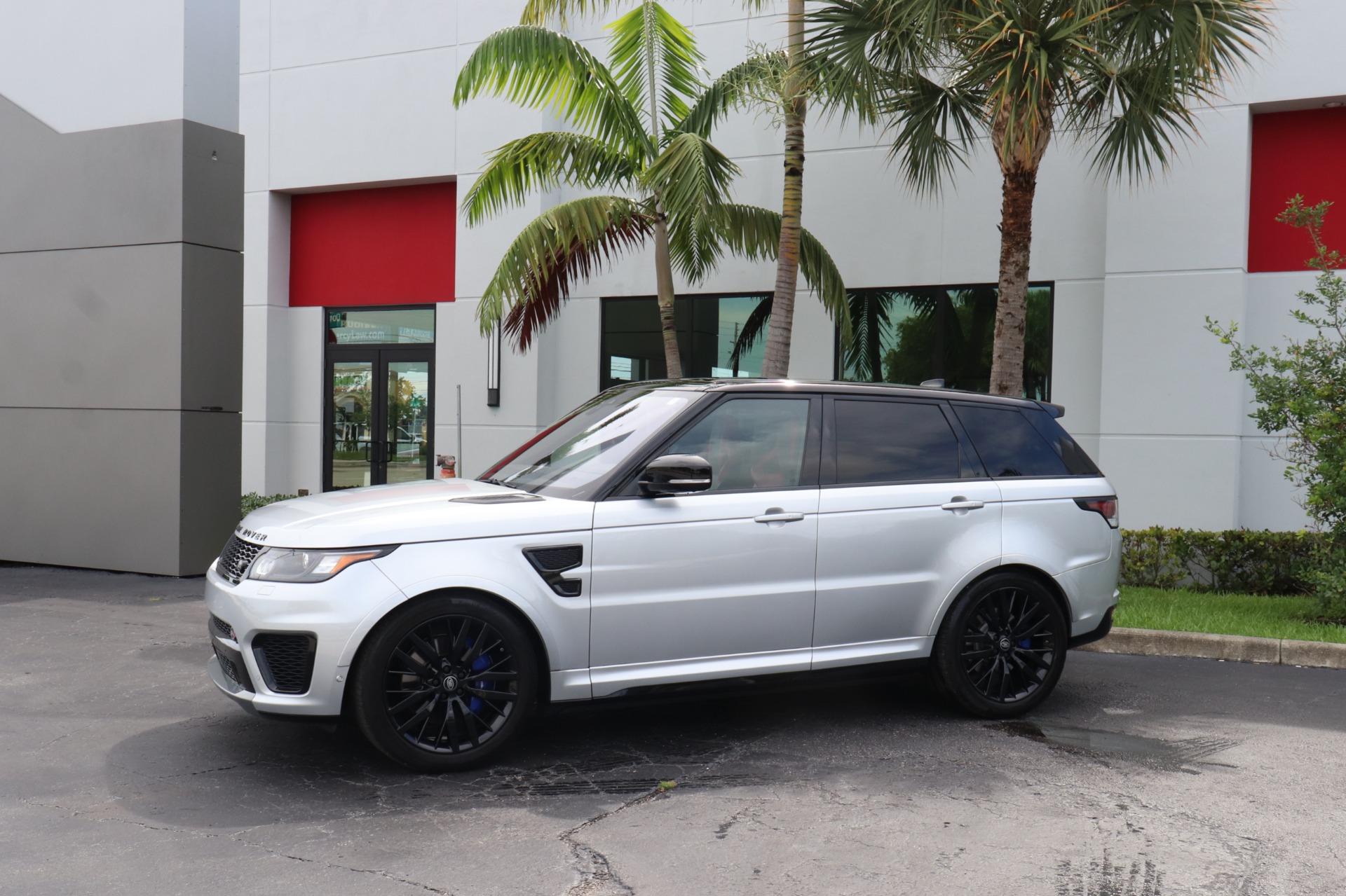 Used-2017-Land-Rover-Range-Rover-Sport-SVR