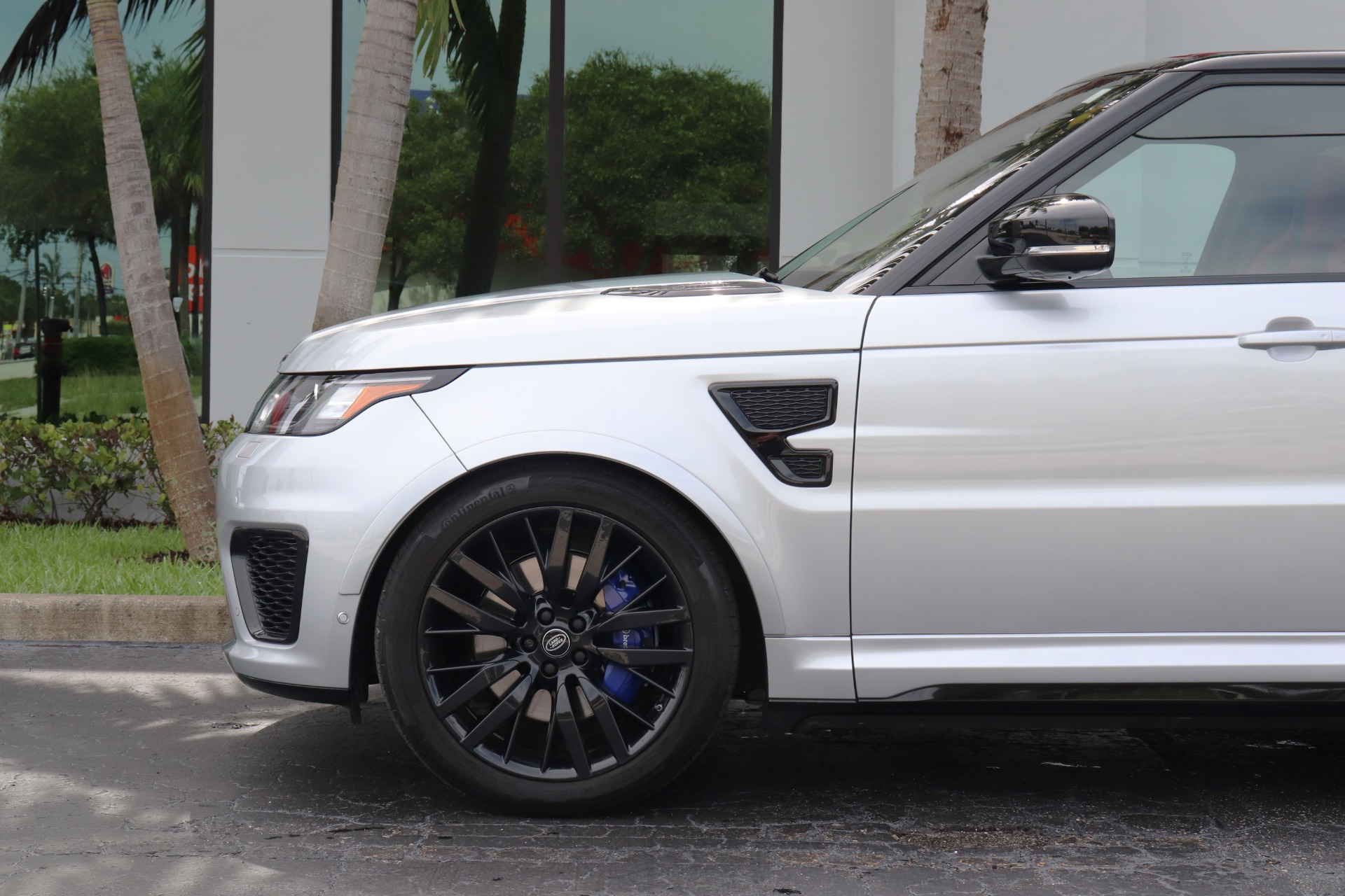 Used-2017-Land-Rover-Range-Rover-Sport-SVR