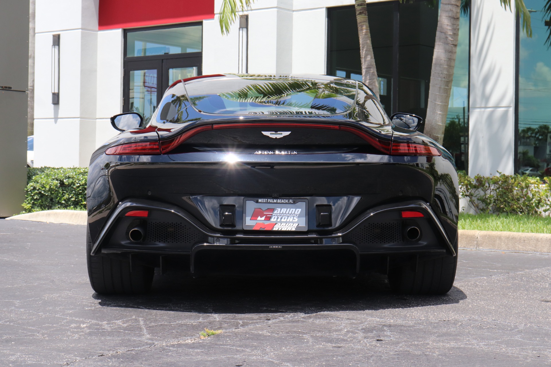Used-2019-Aston-Martin-Vantage