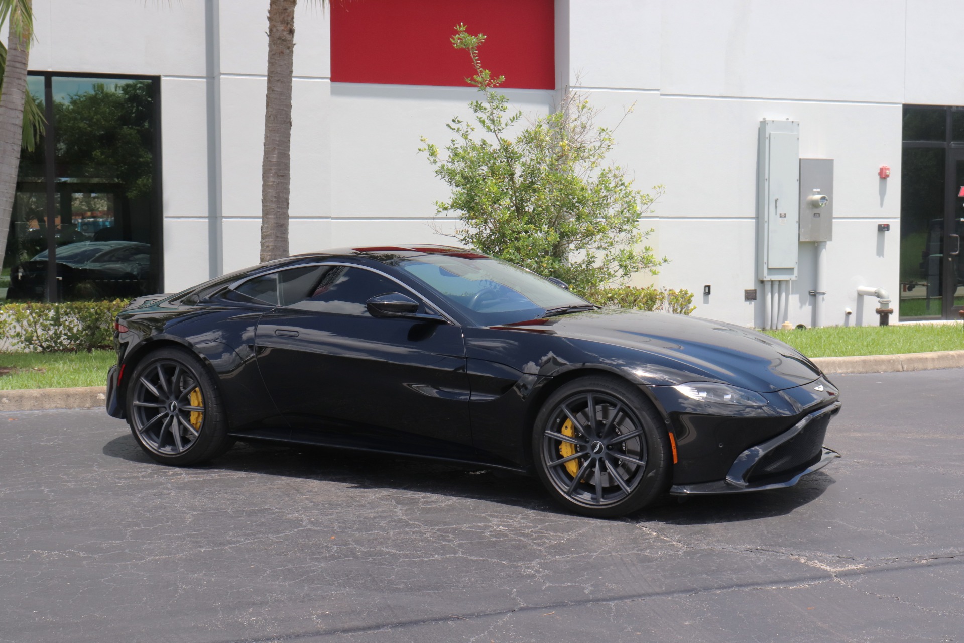 Used-2019-Aston-Martin-Vantage