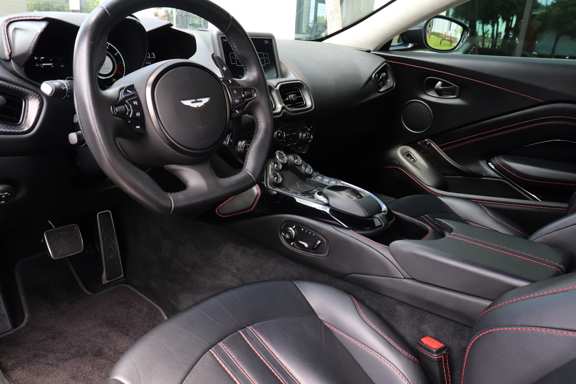 Used-2019-Aston-Martin-Vantage