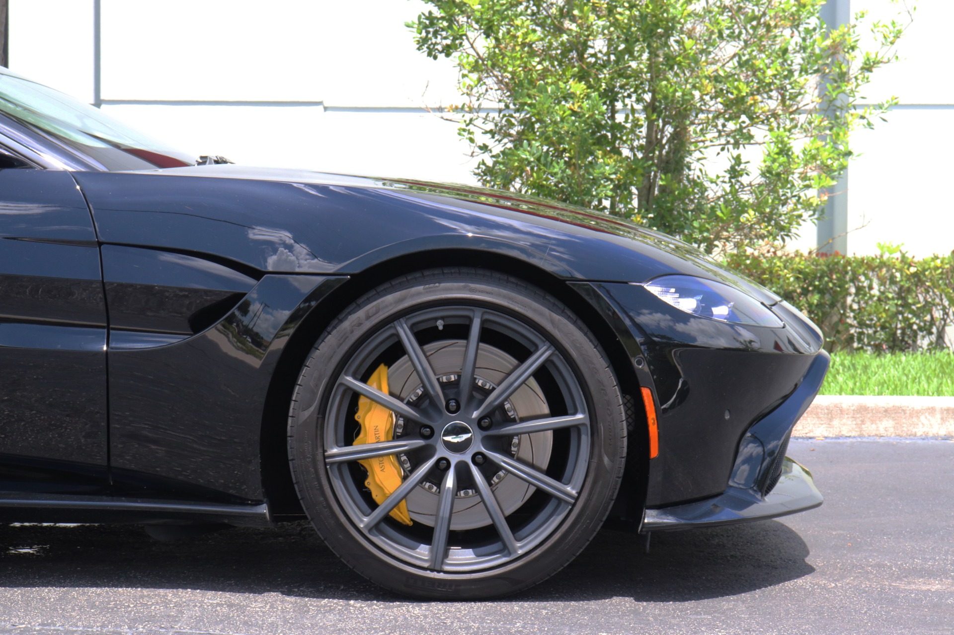 Used-2019-Aston-Martin-Vantage