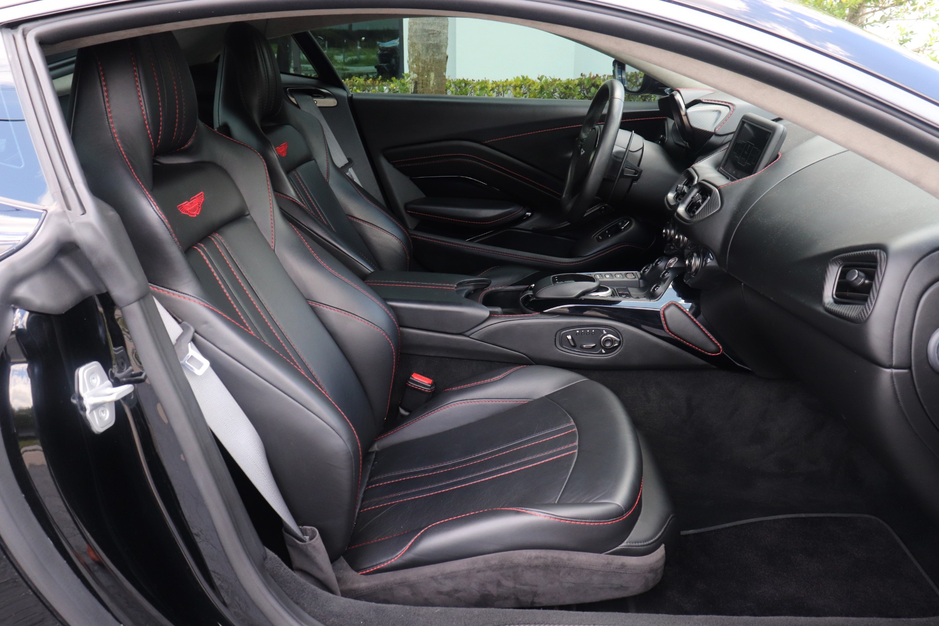 Used-2019-Aston-Martin-Vantage