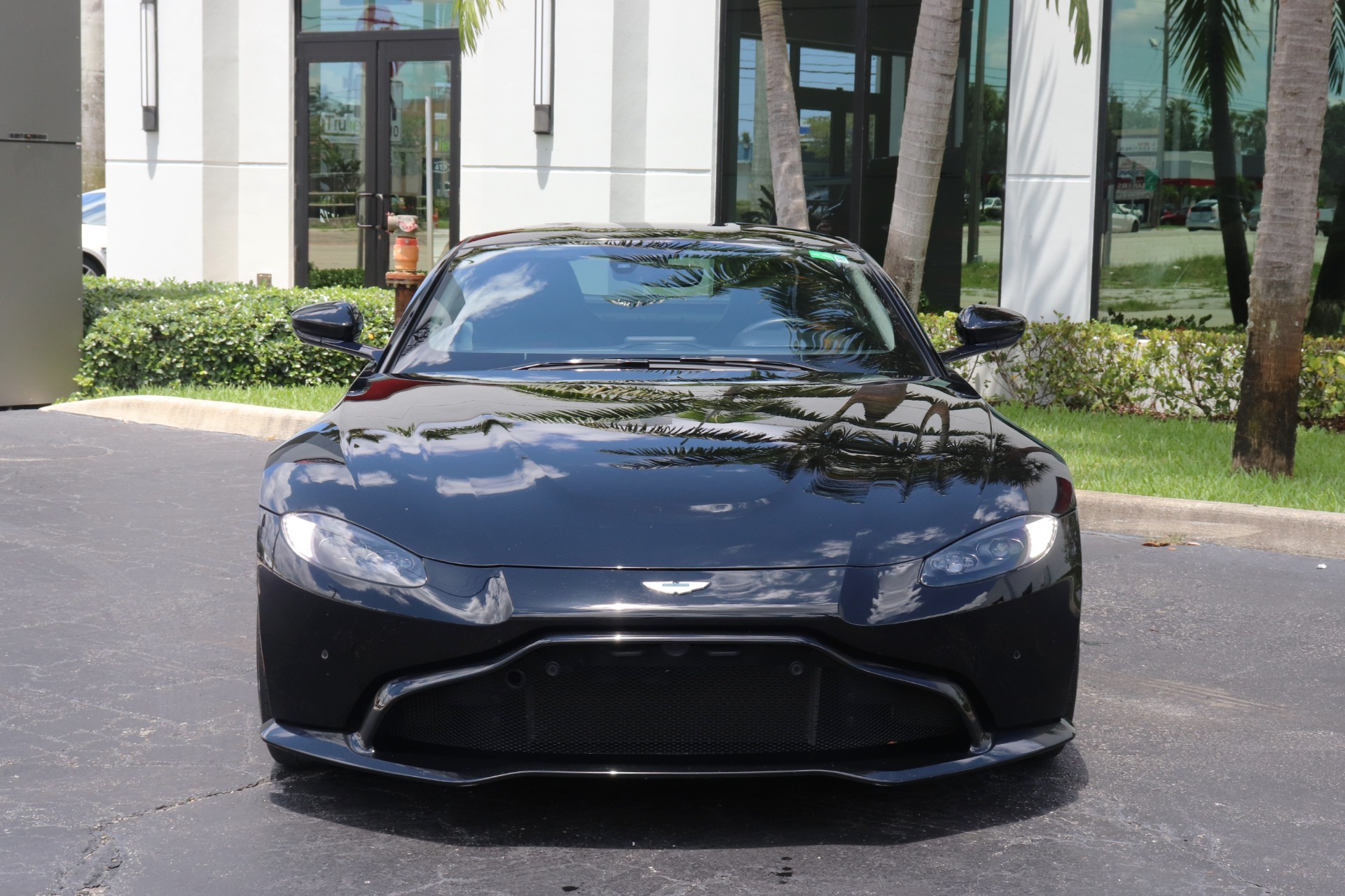 Used-2019-Aston-Martin-Vantage