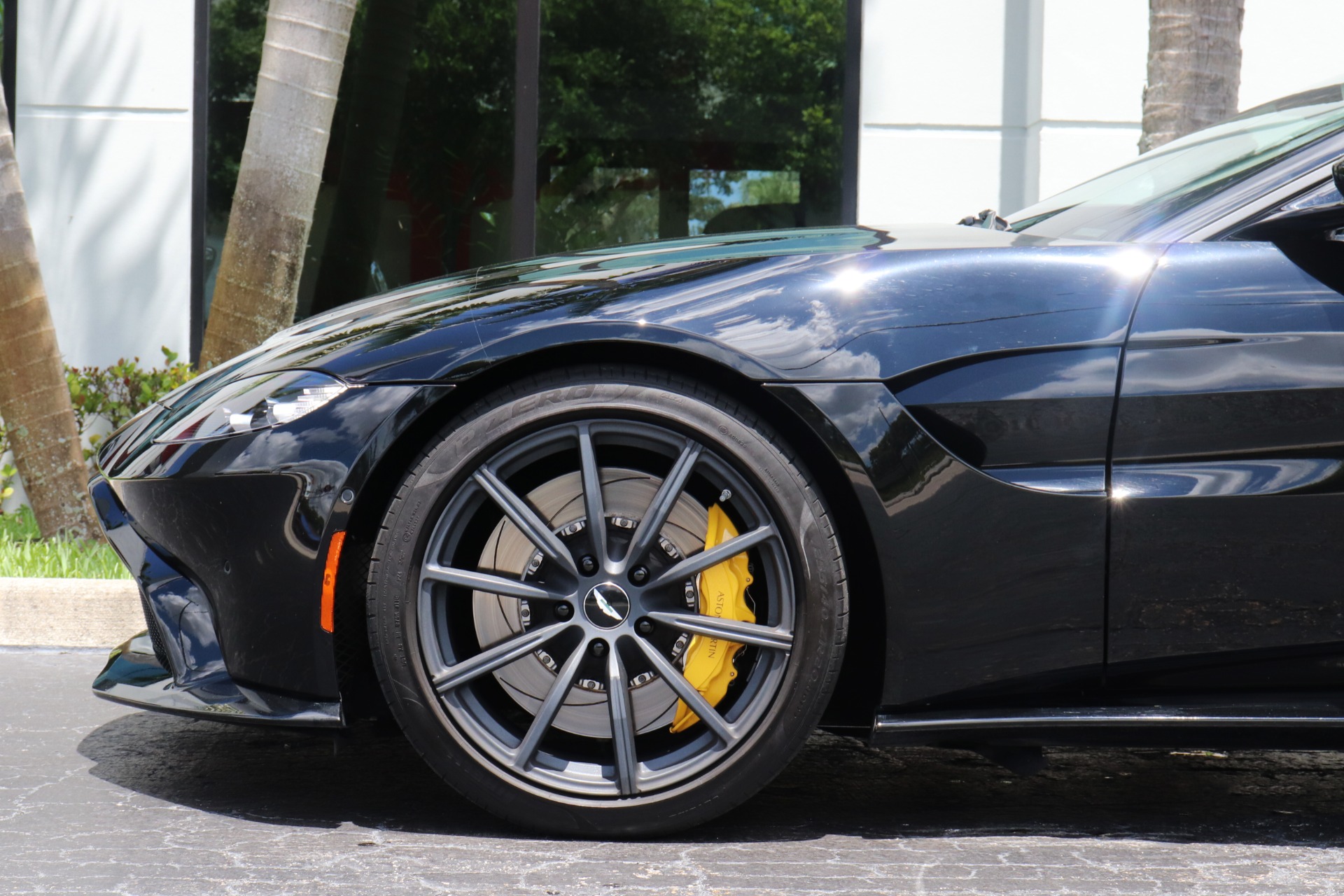 Used-2019-Aston-Martin-Vantage