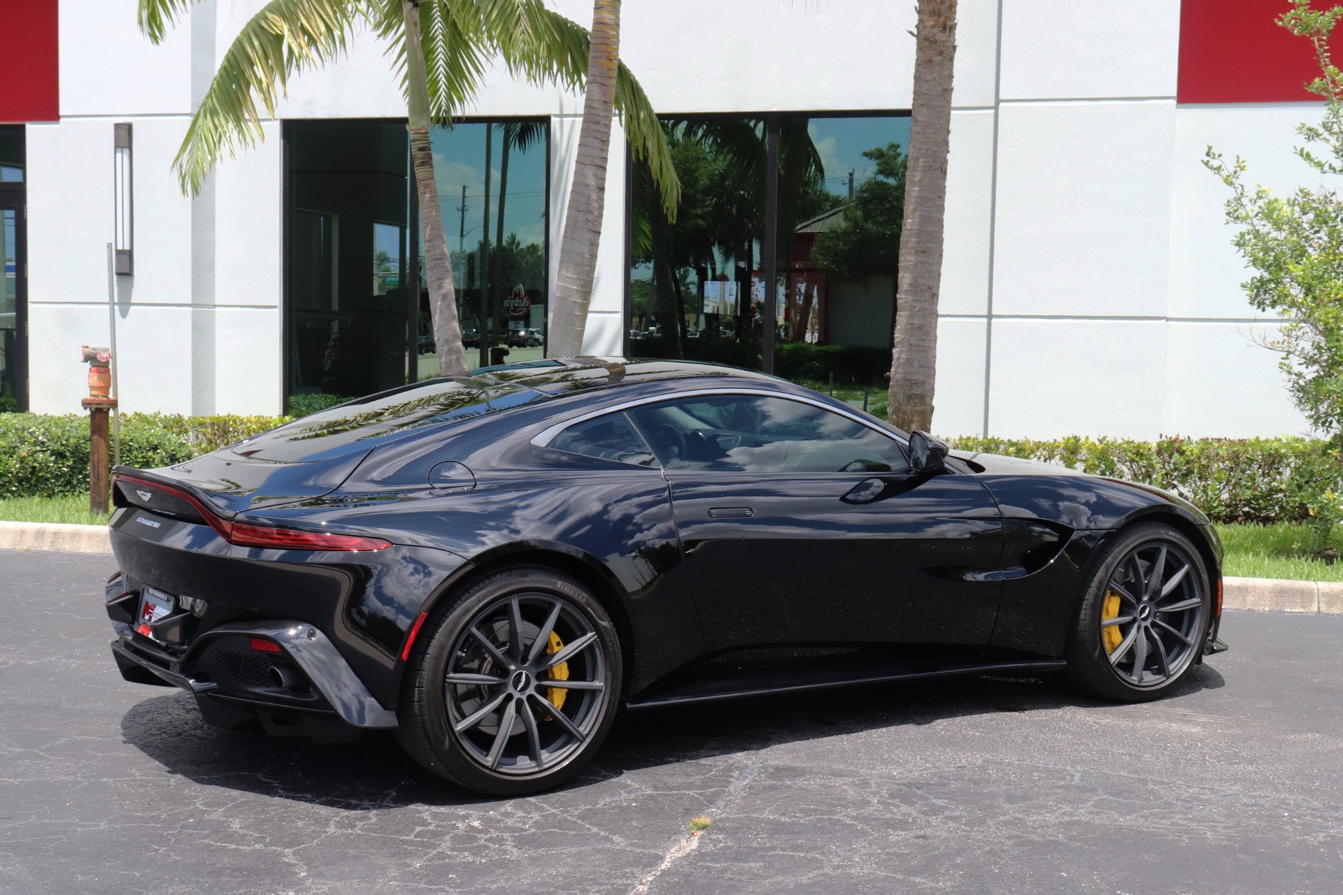 Used-2019-Aston-Martin-Vantage