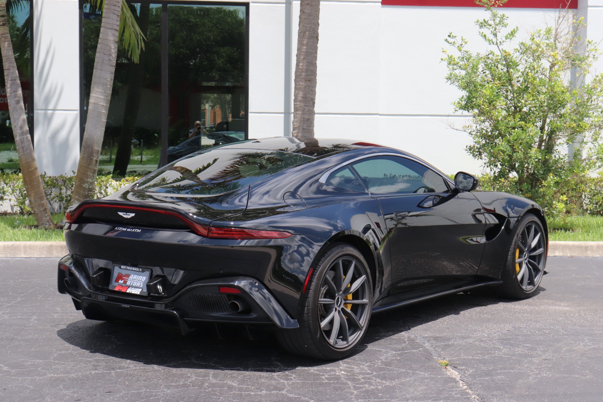 Used-2019-Aston-Martin-Vantage