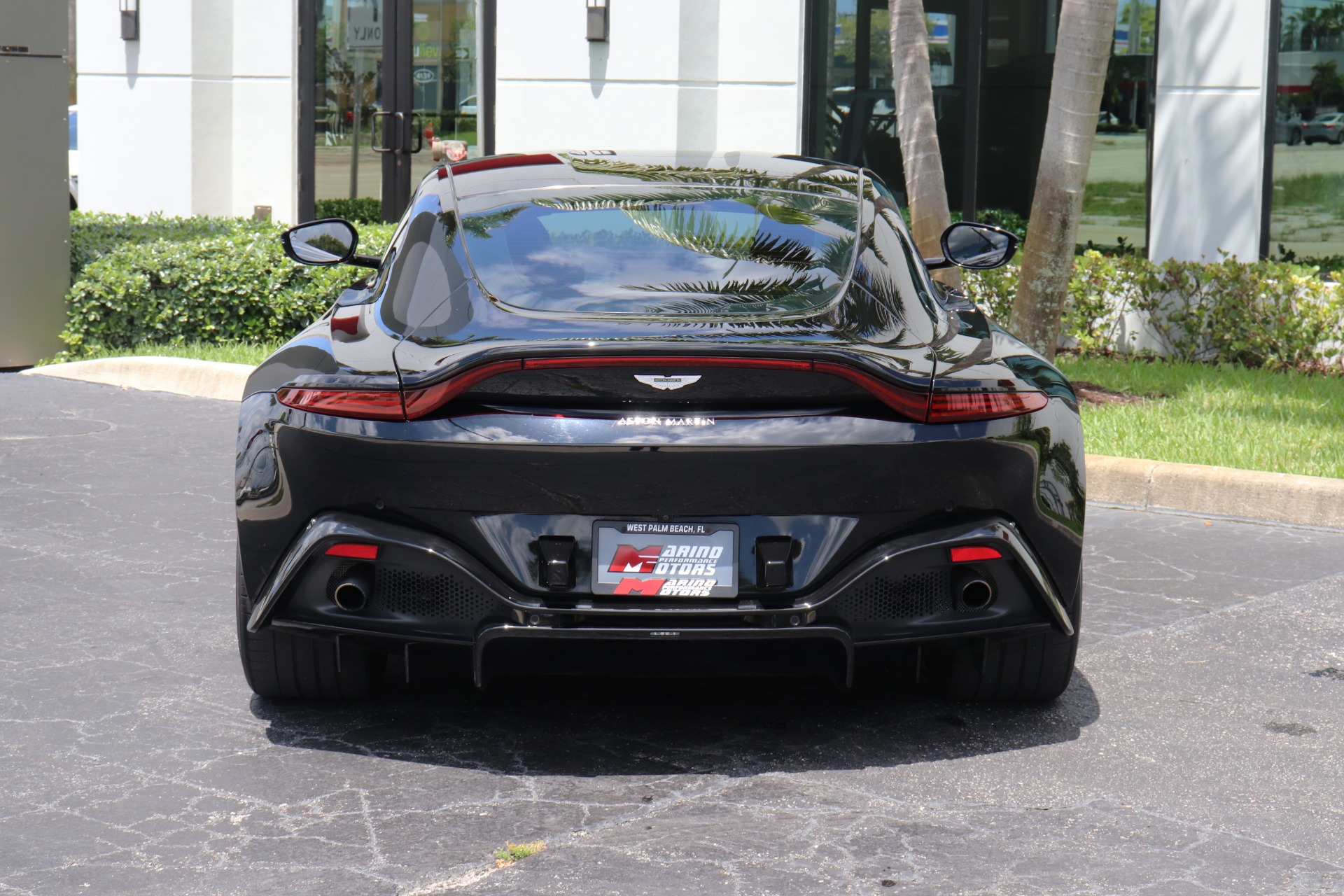 Used-2019-Aston-Martin-Vantage