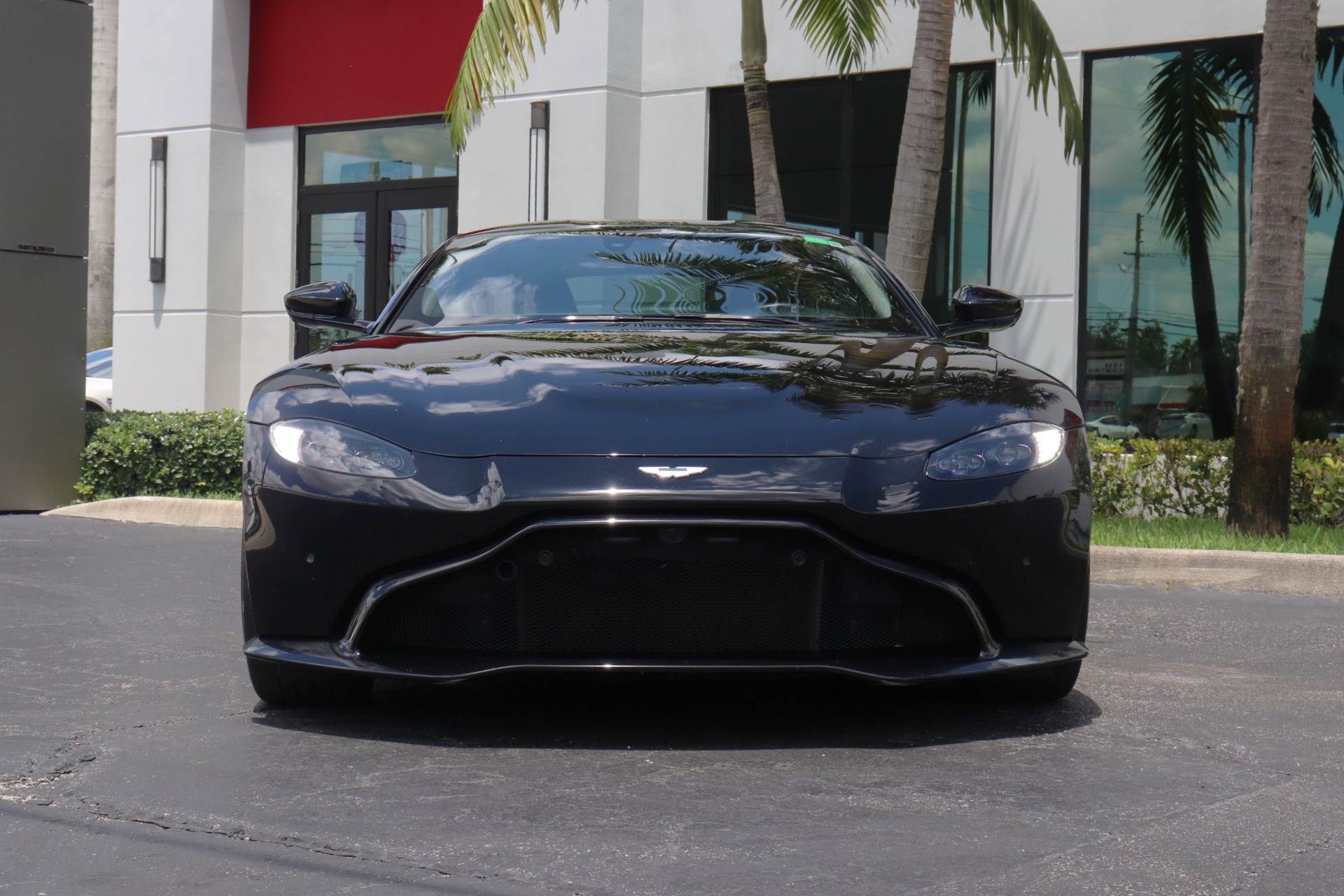 Used-2019-Aston-Martin-Vantage