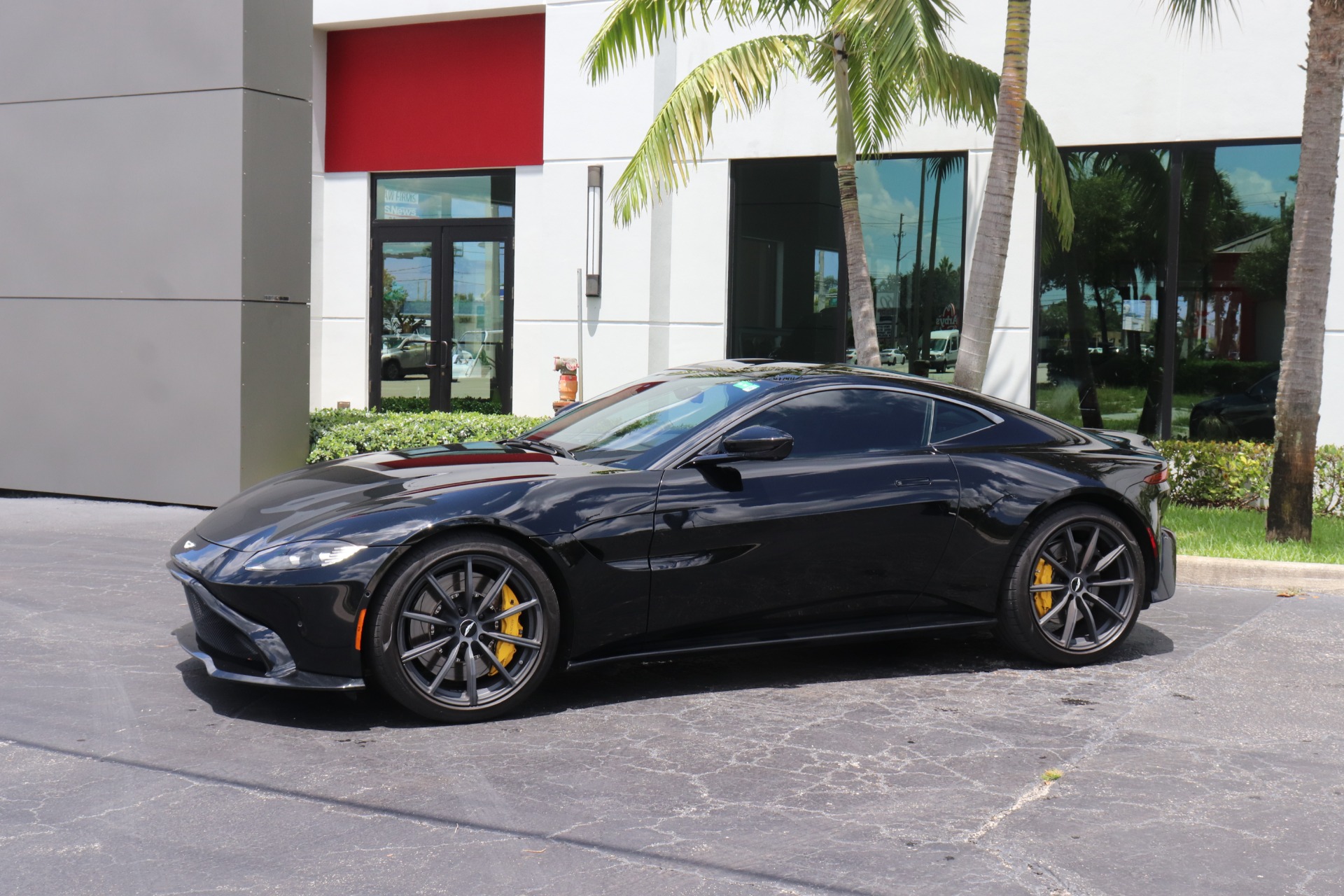 Used-2019-Aston-Martin-Vantage