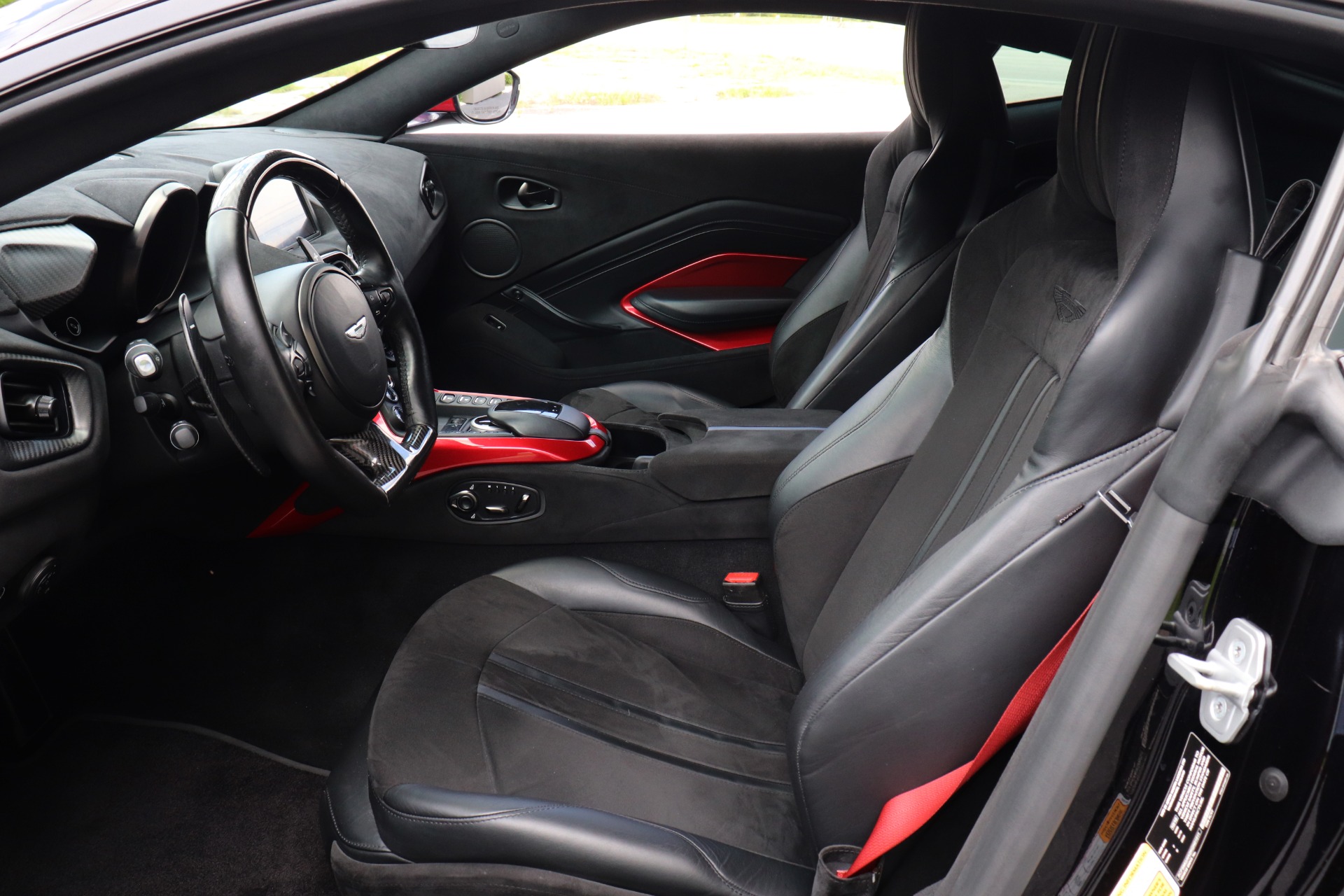 Used-2019-Aston-Martin-Vantage