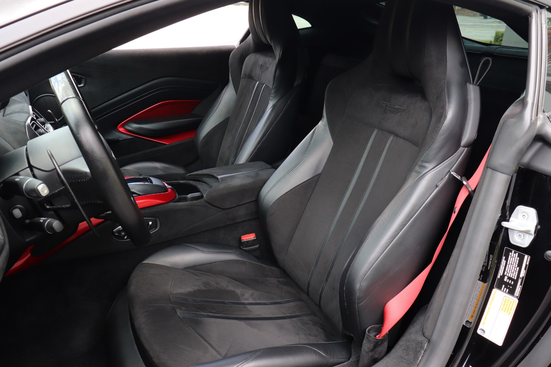 Used-2019-Aston-Martin-Vantage