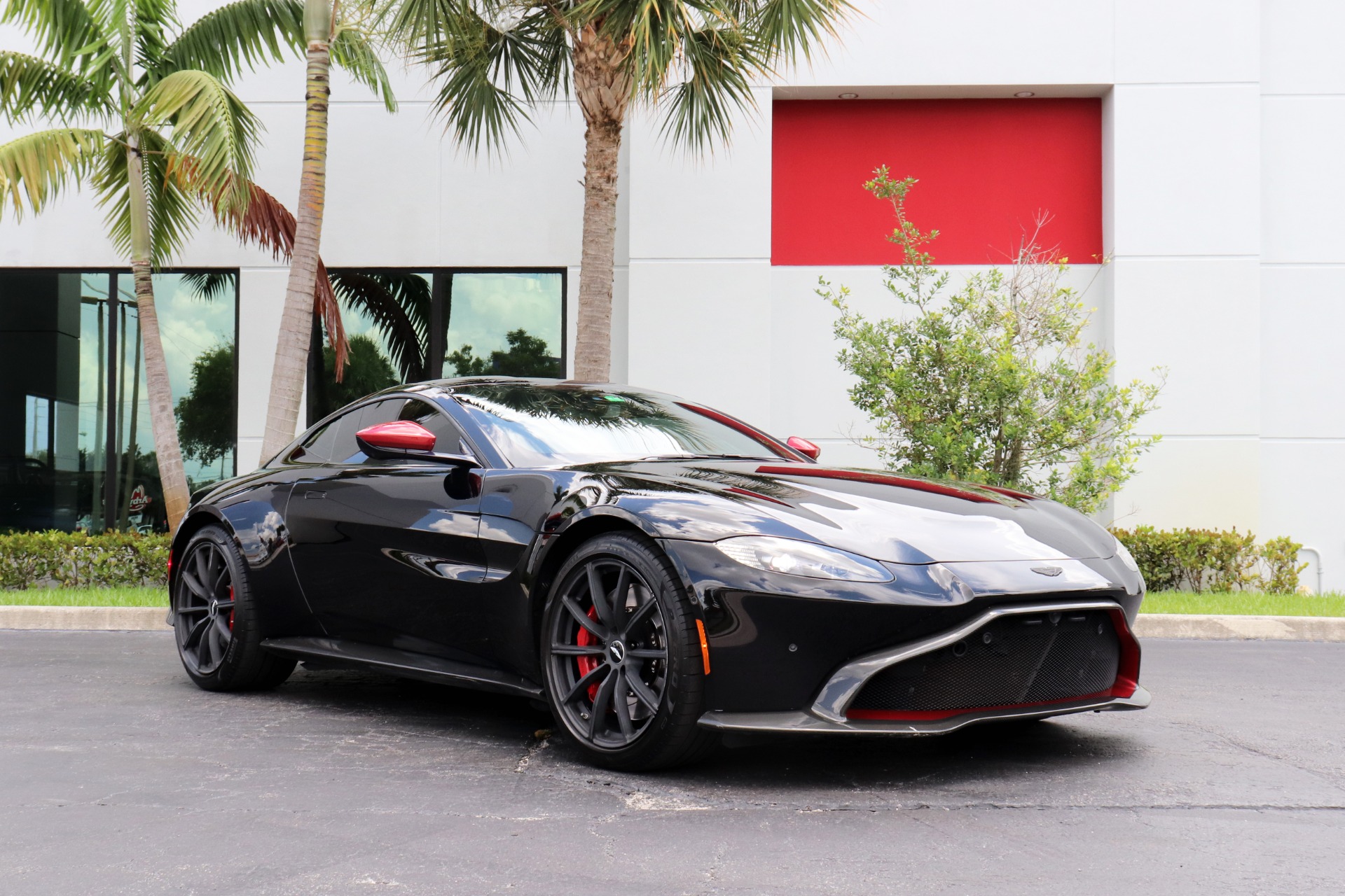 Used-2019-Aston-Martin-Vantage